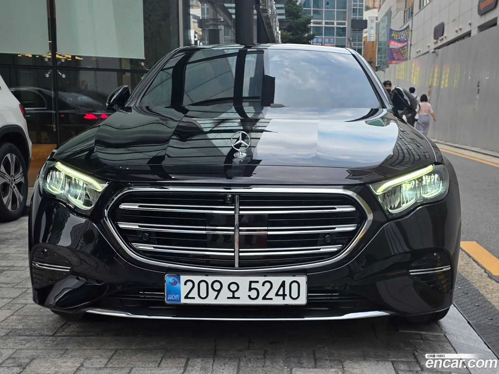 Mercedes-Benz E-Class W214 2025 — 15