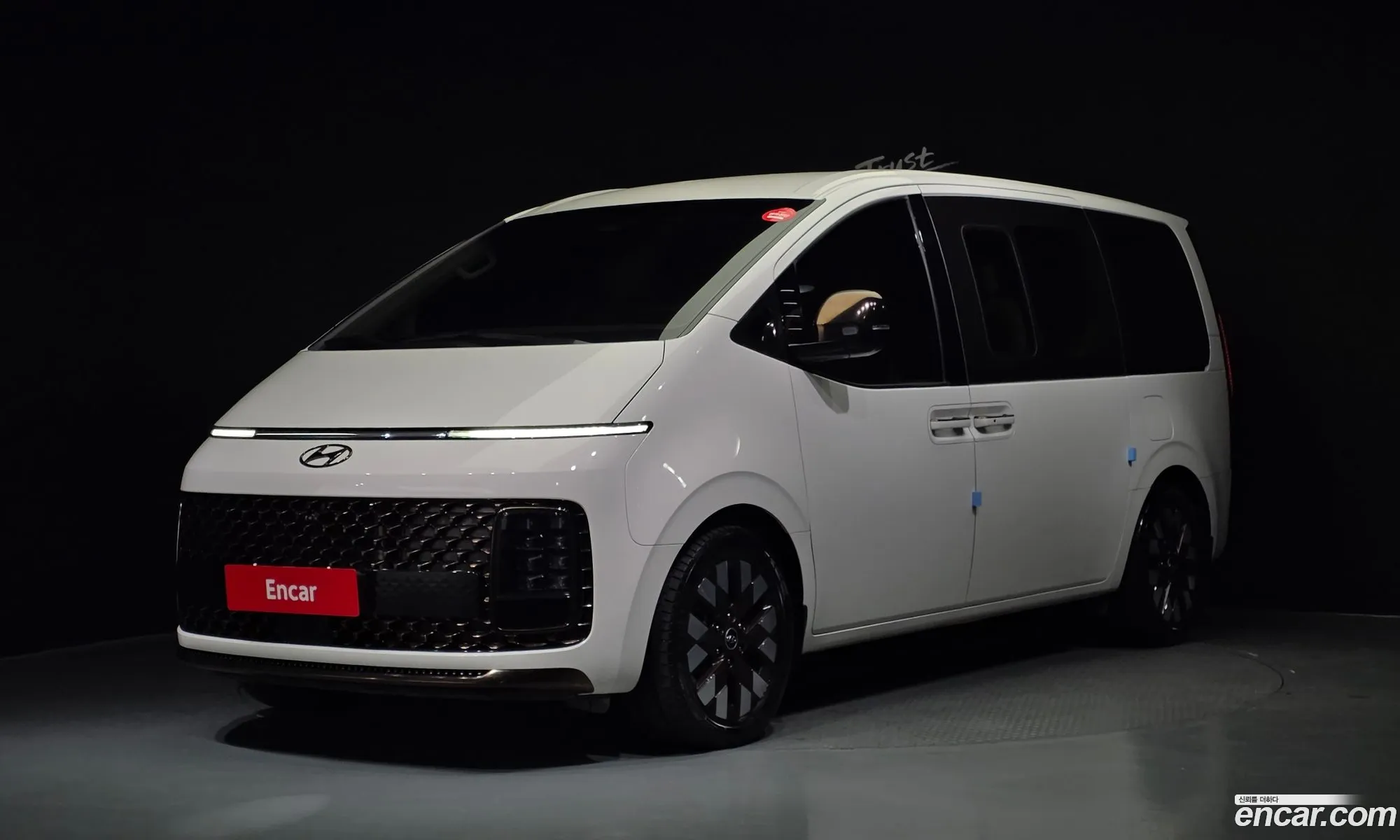 Hyundai Staria 2021 — 18