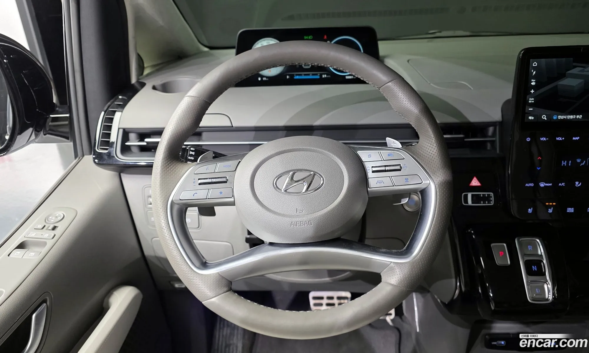 Hyundai Staria 2021 — 15