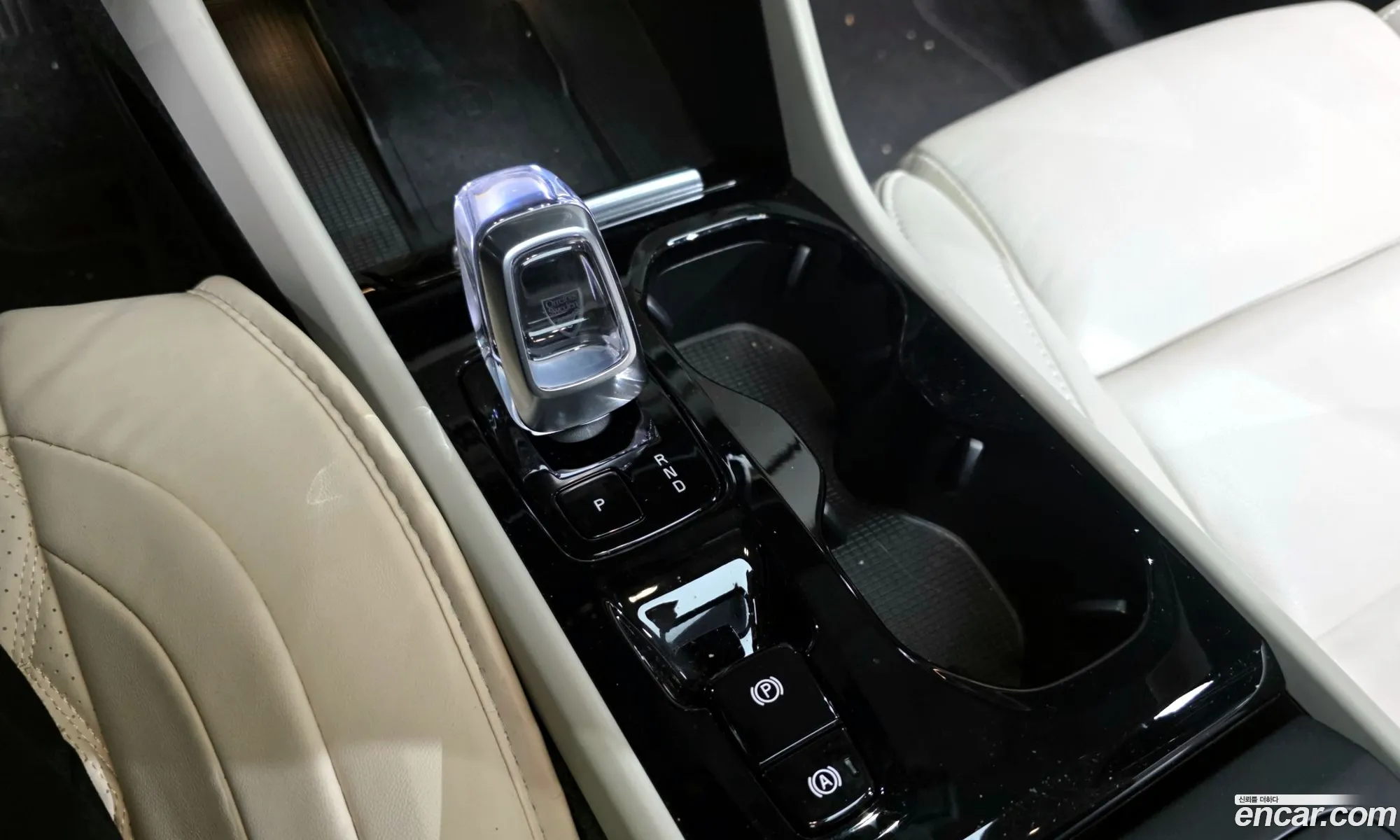 Volvo XC40 2024 — 3