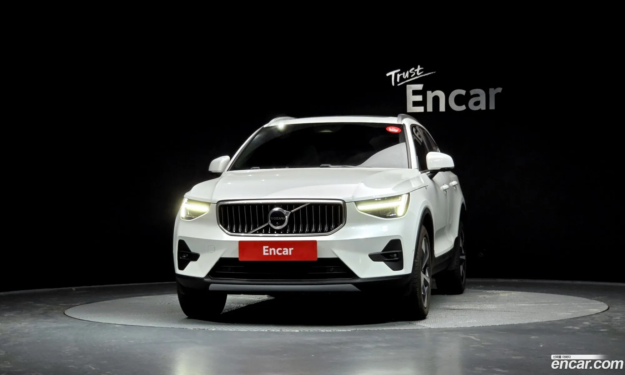 Volvo XC40 2024 — 8