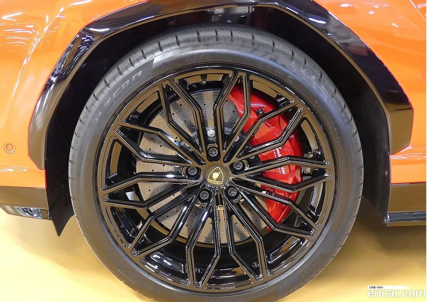 Lamborghini Urus 2025 — 10