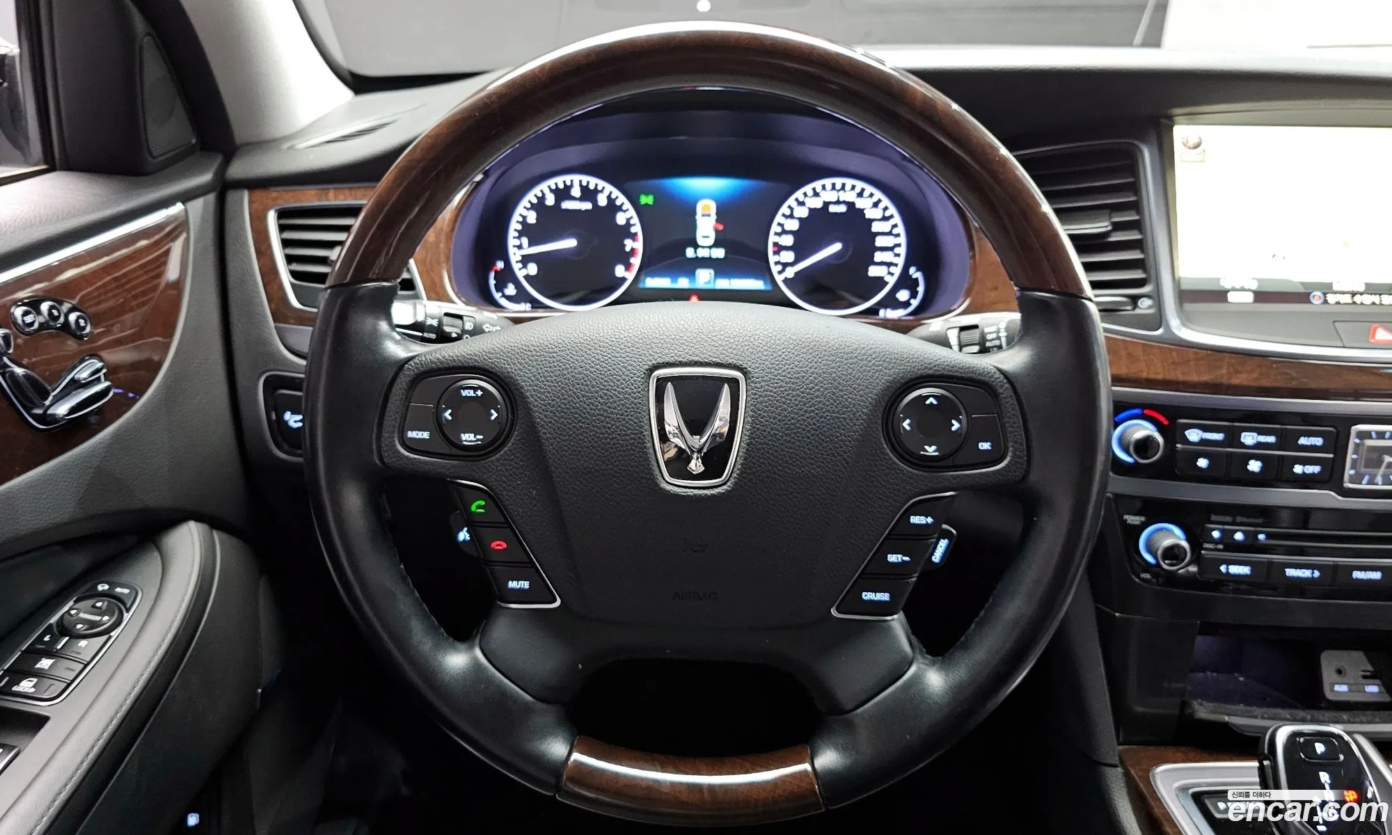 Hyundai Equus 2013 — 10