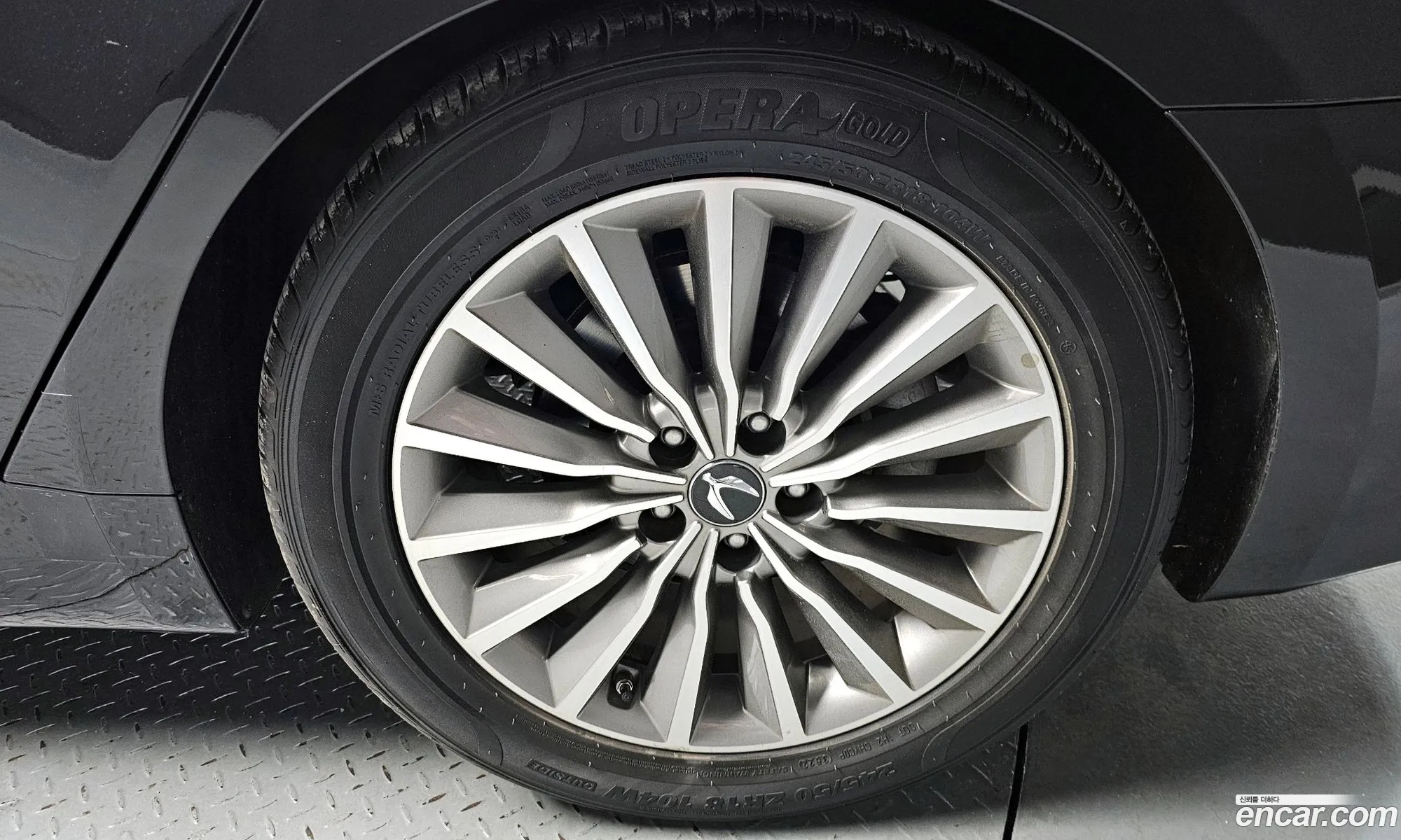 Hyundai Equus 2013 — 18