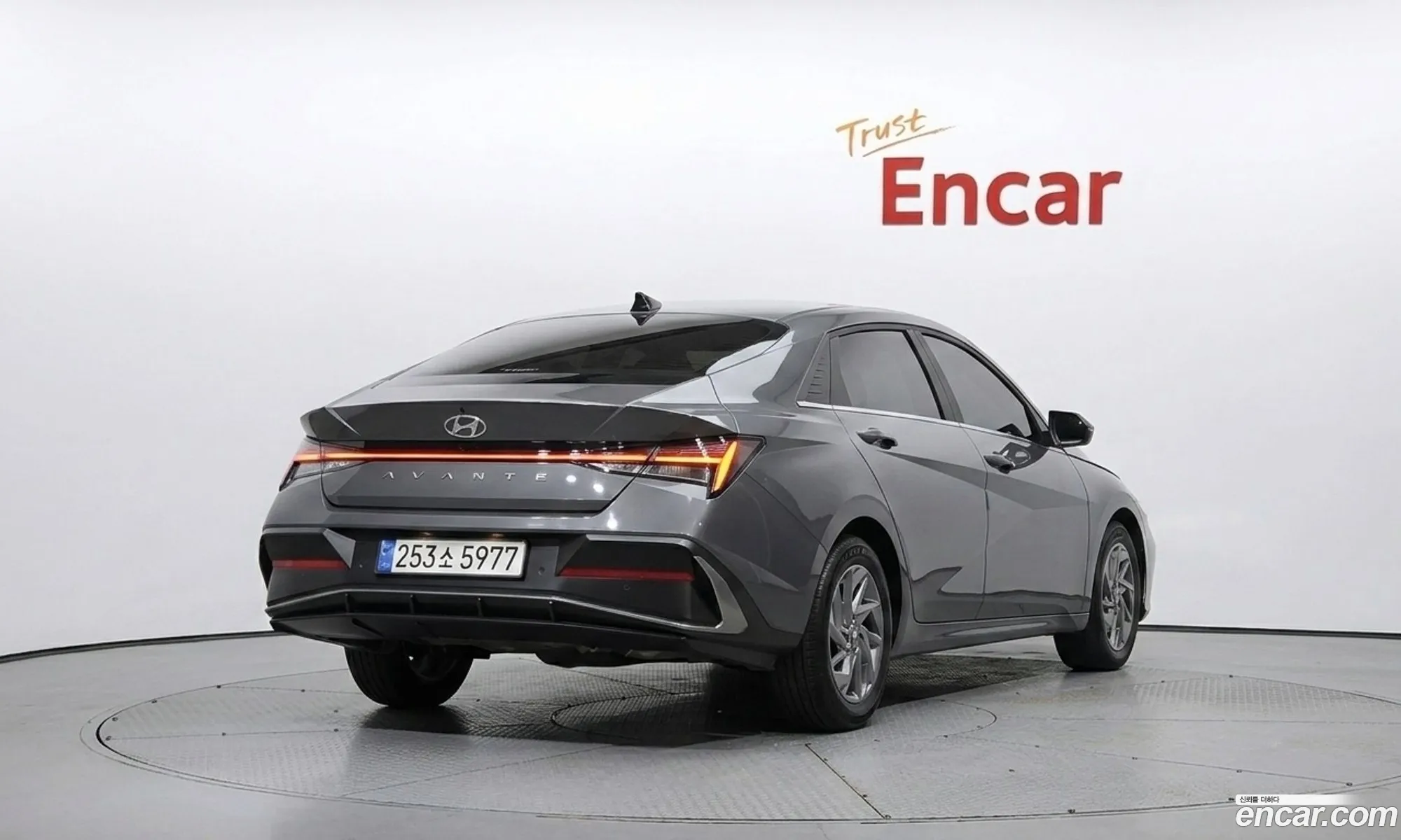 Hyundai Elantra 2024 — 2