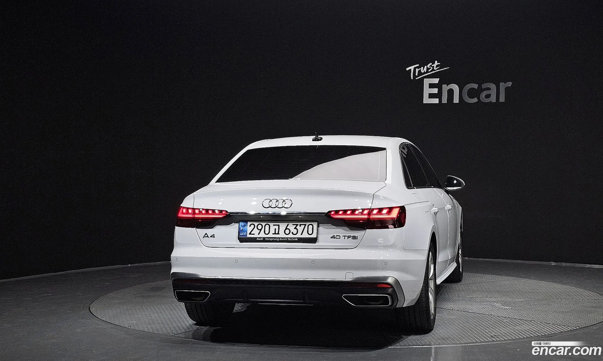 Audi A4 2022 WAUZZZF48NA042684 — 3