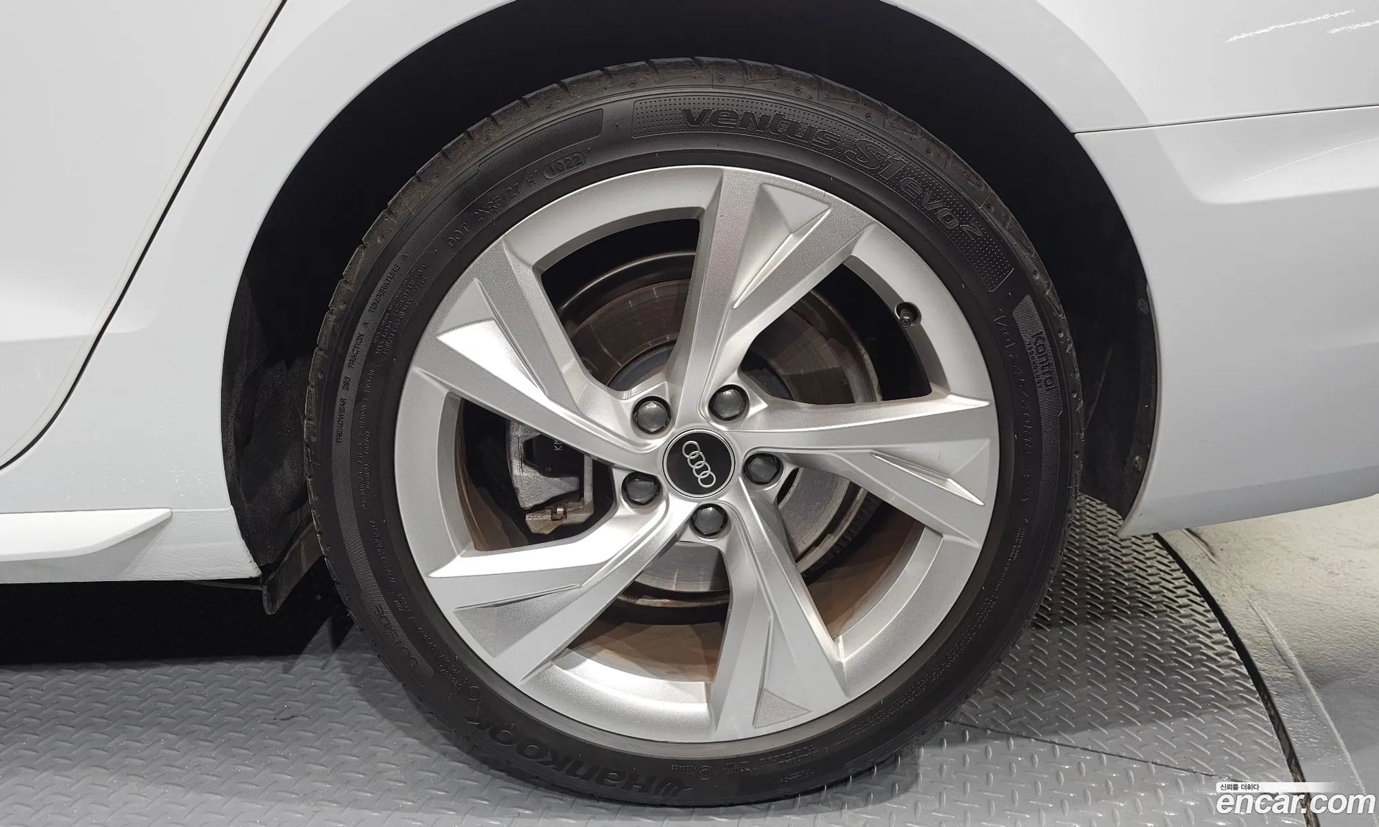 Audi A4 2022 WAUZZZF48NA042684 — 6