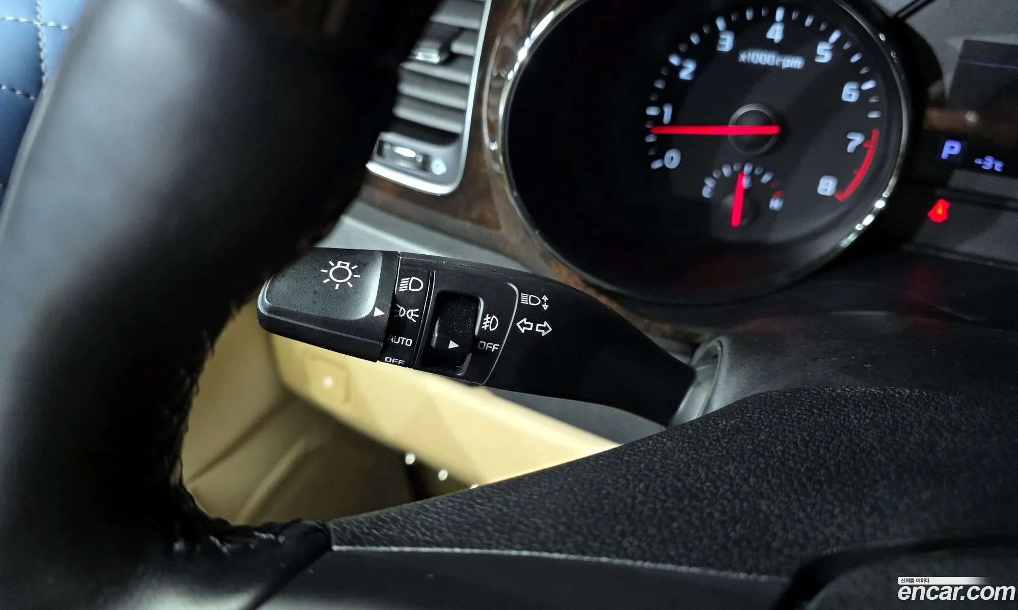 Kia Carnival 2019 KNAME811BLS617211 — 17