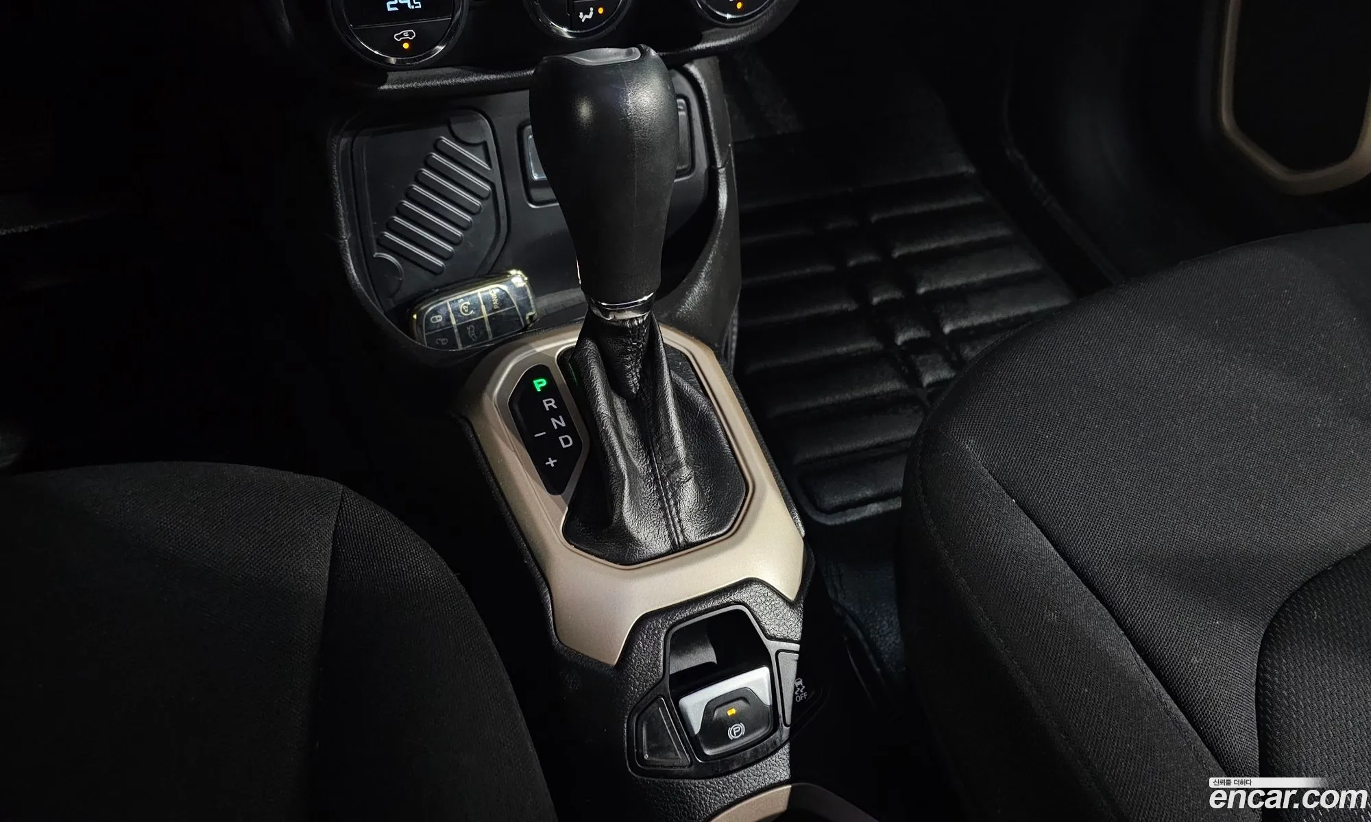 Jeep Renegade 2016 1C4BU0000GPD19174 — 2