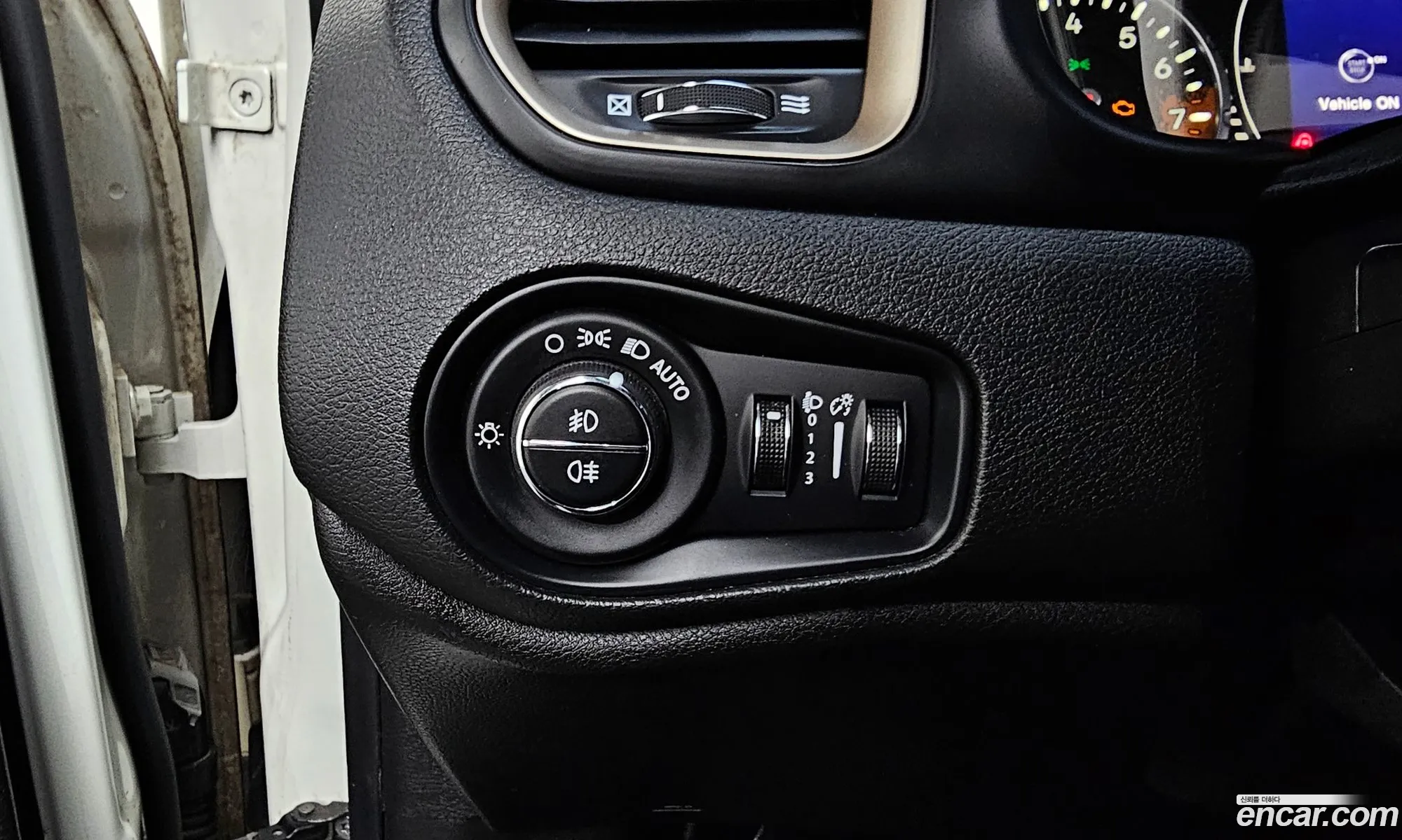 Jeep Renegade 2016 1C4BU0000GPD19174 — 4