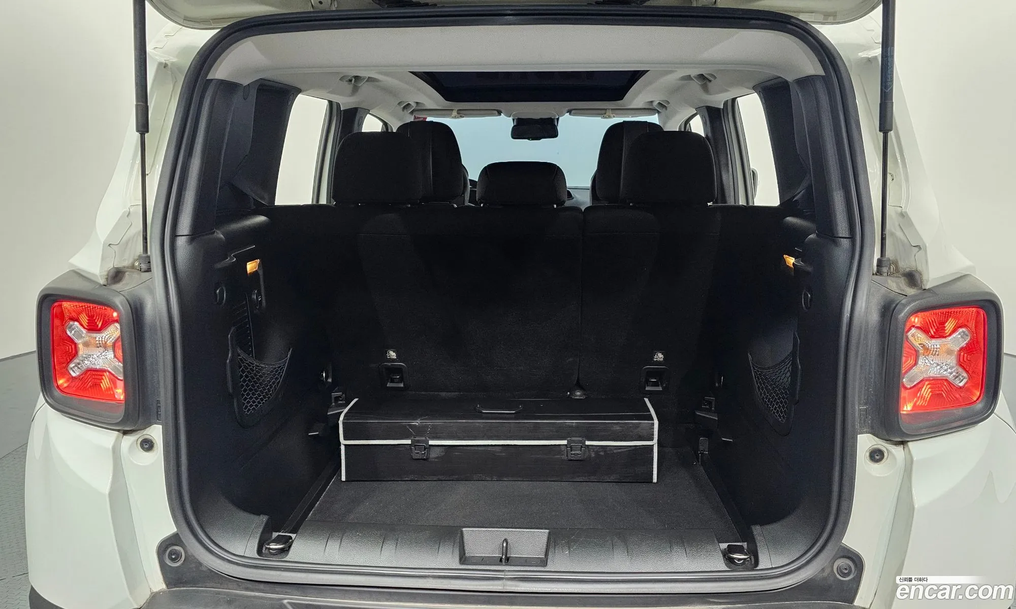 Jeep Renegade 2016 1C4BU0000GPD19174 — 13