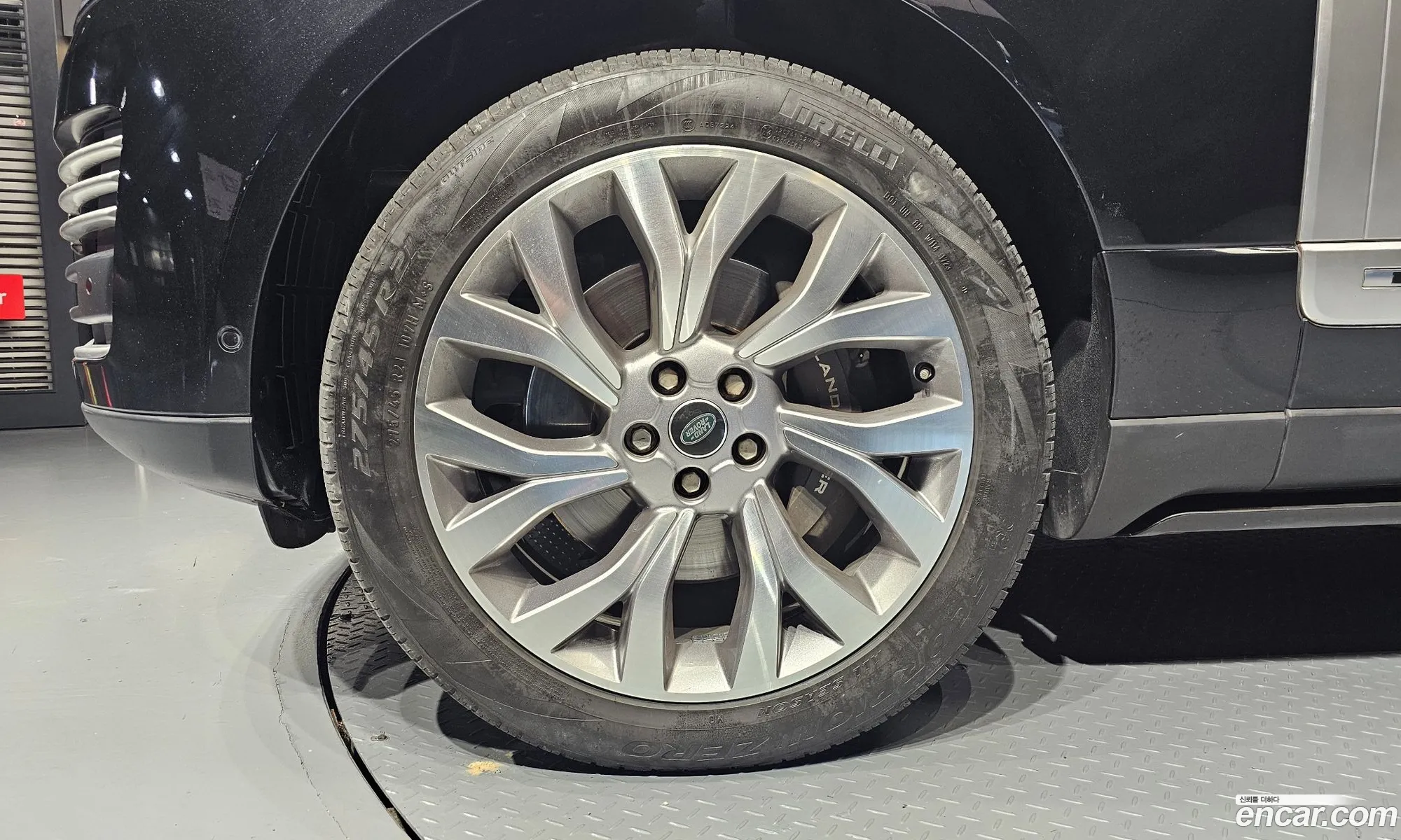 Land Rover Range Rover 2019 SALGA3BJ7KA530510 — 16