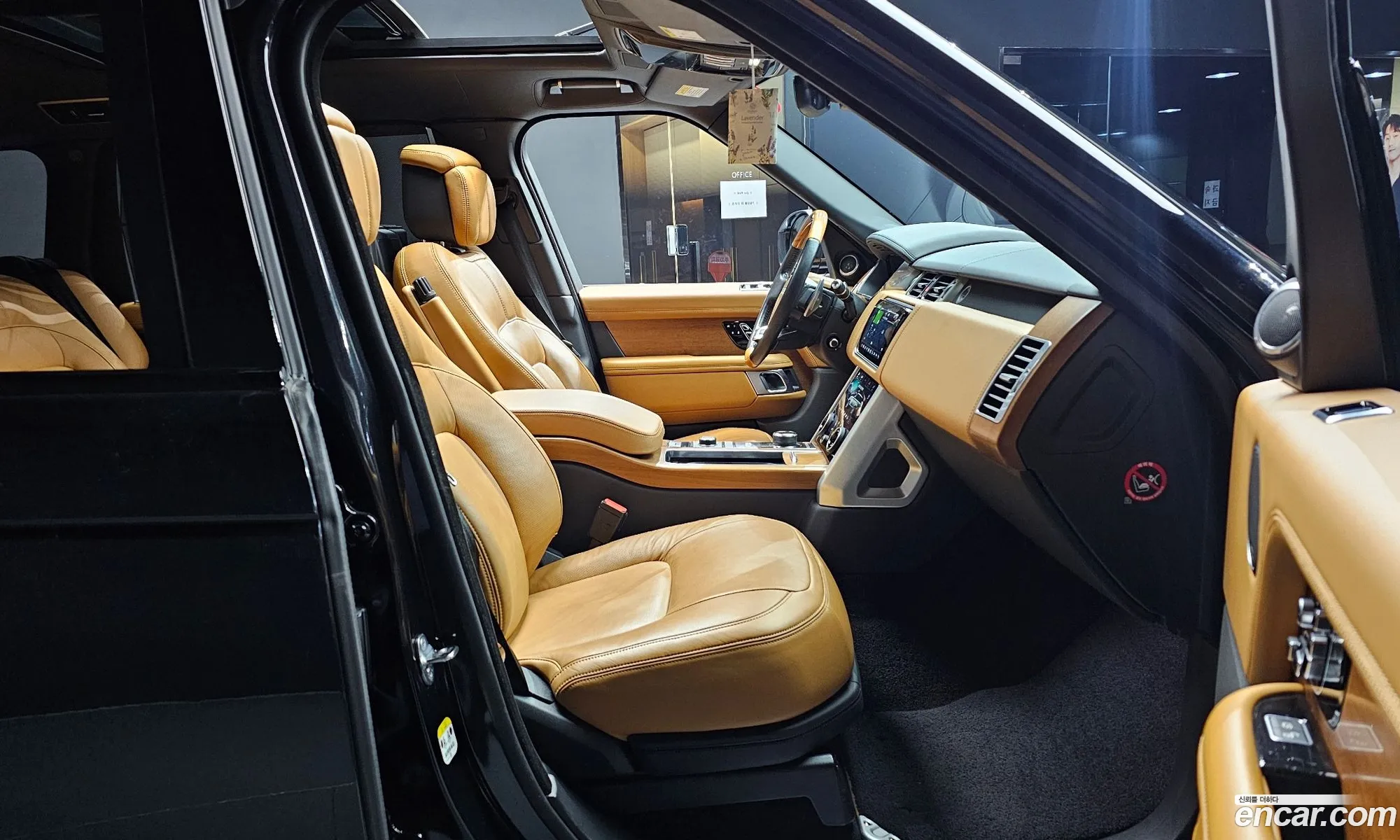Land Rover Range Rover 2019 SALGA3BJ7KA530510 — 10
