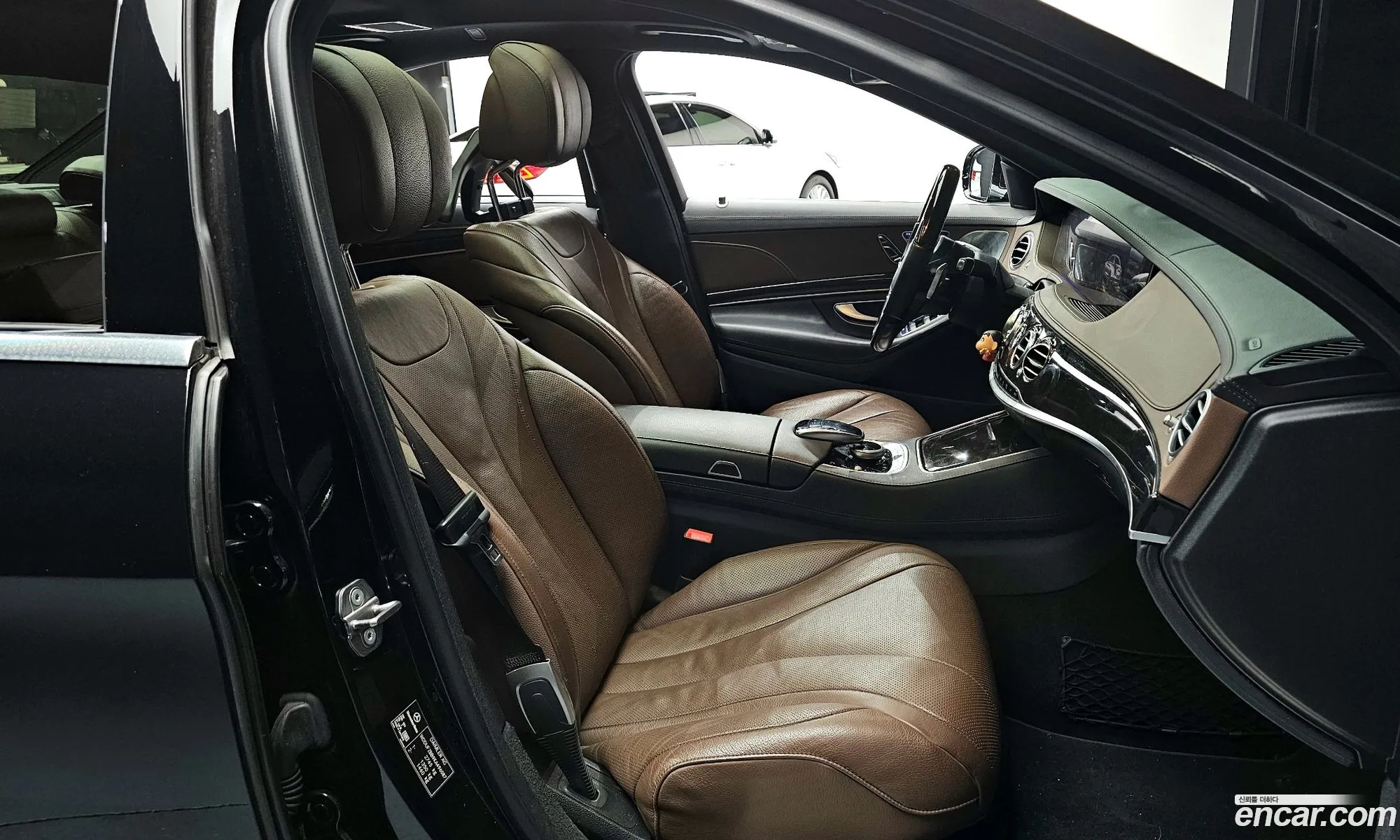 Mercedes-Benz S-Class W222 2019 WDDUF2BB9KA496087 — 3