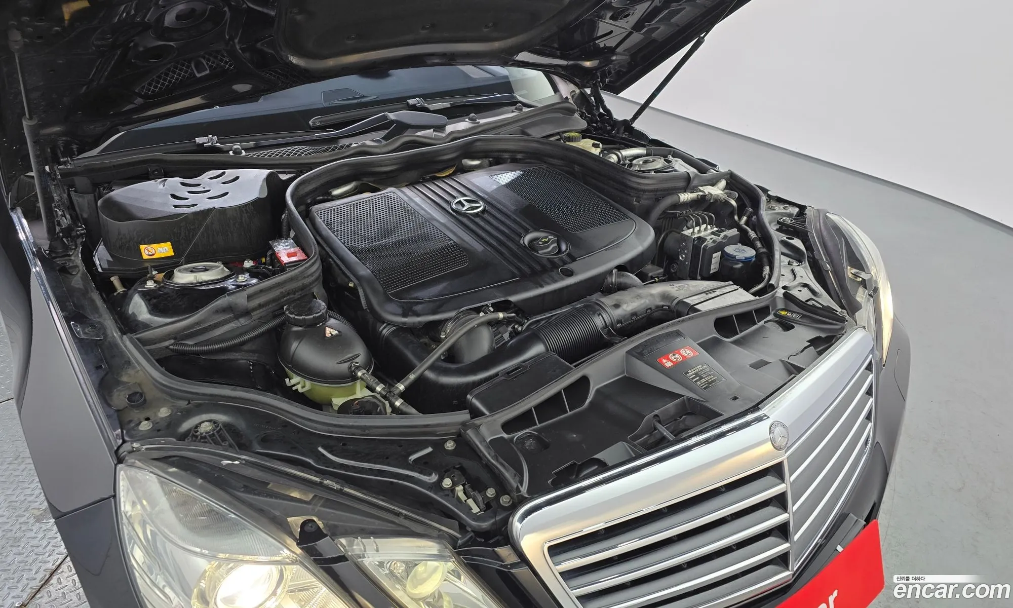 Mercedes-Benz E-Class W212 2013 WDDHF0CB3DA771766 — 13