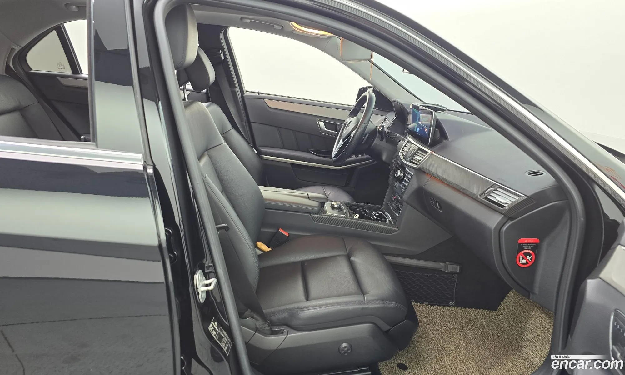 Mercedes-Benz E-Class W212 2013 WDDHF0CB3DA771766 — 12