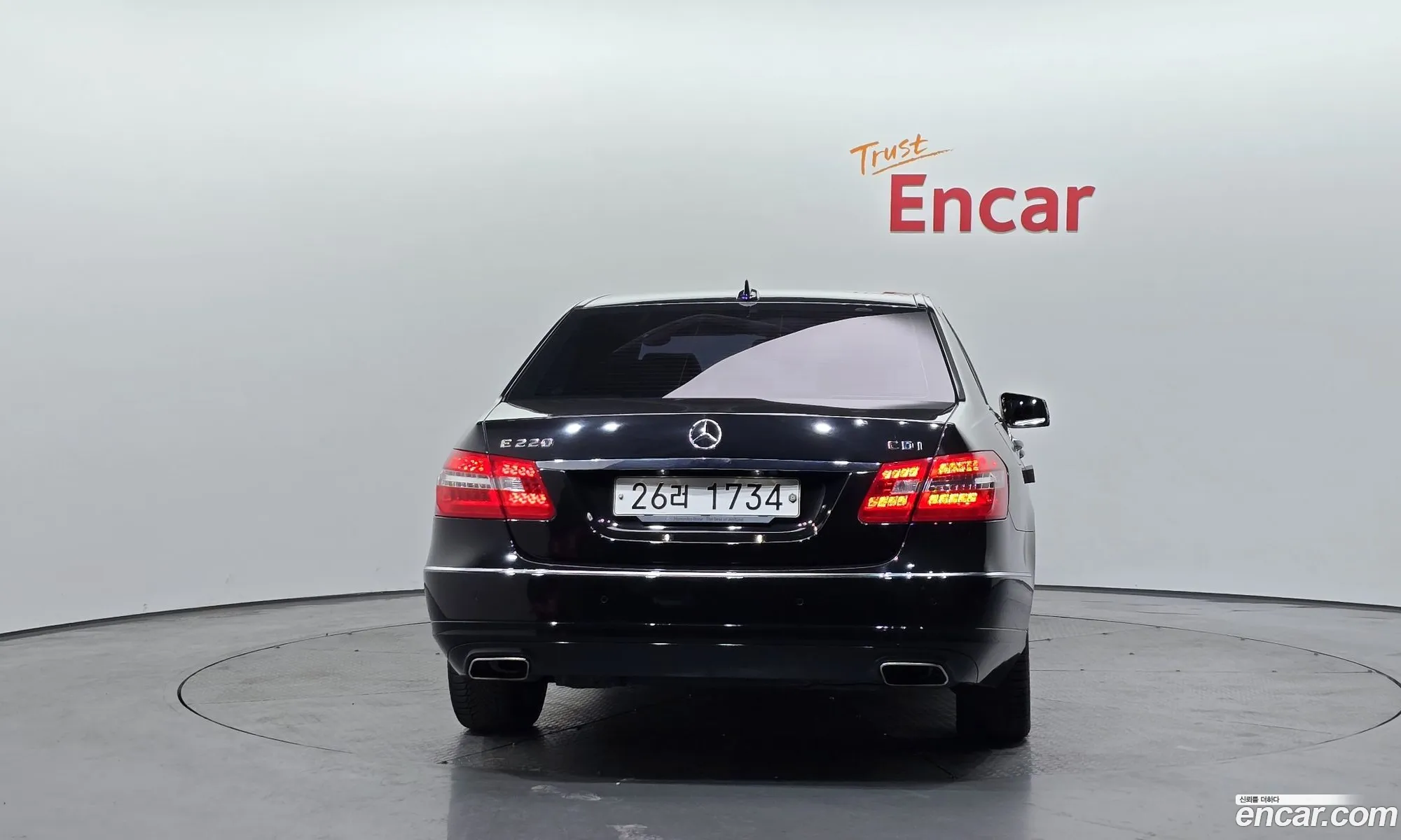 Mercedes-Benz E-Class W212 2013 WDDHF0CB3DA771766 — 17