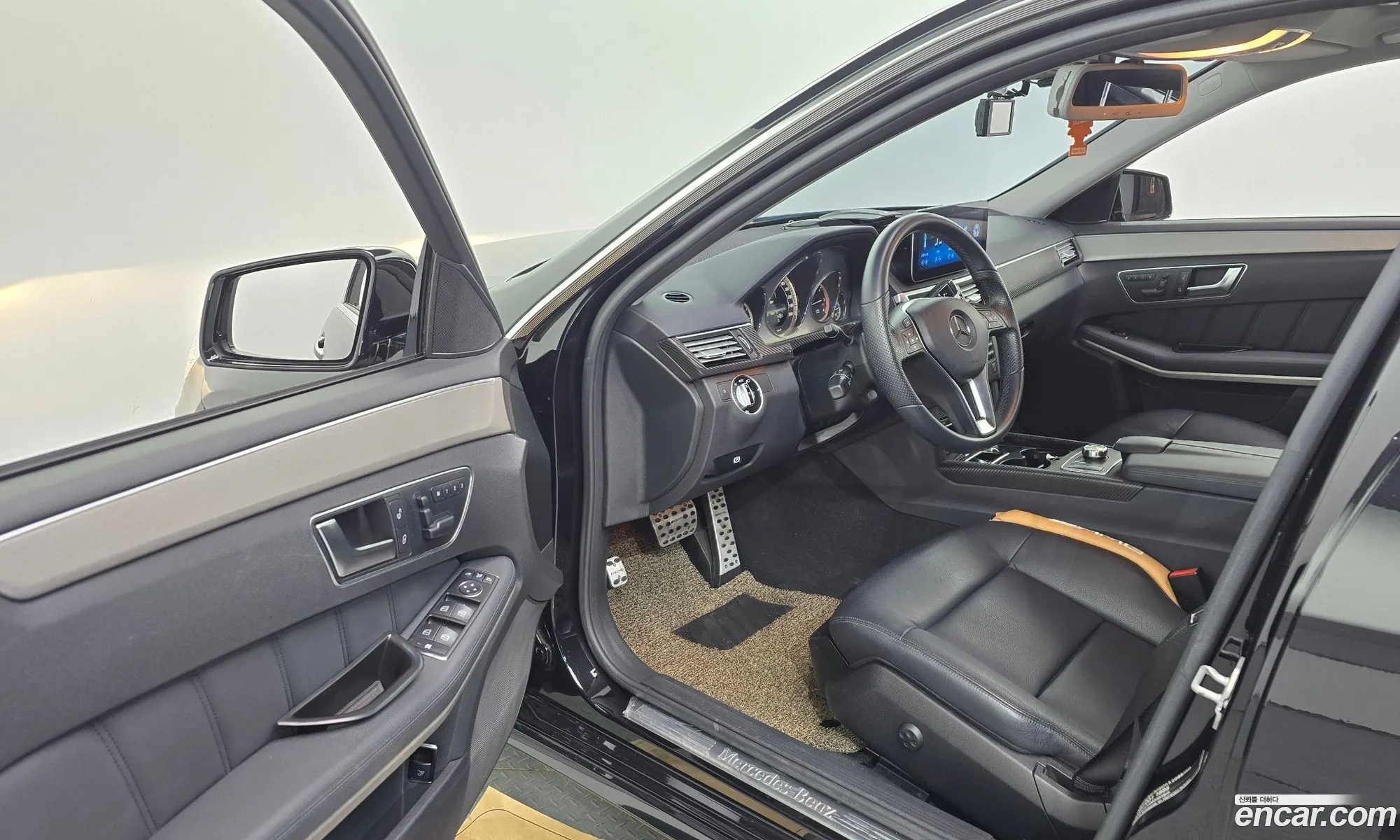 Mercedes-Benz E-Class W212 2013 WDDHF0CB3DA771766 — 6