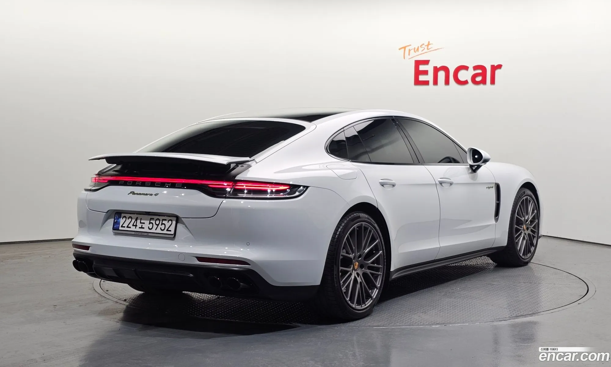 Porsche Panamera 2023 — 4