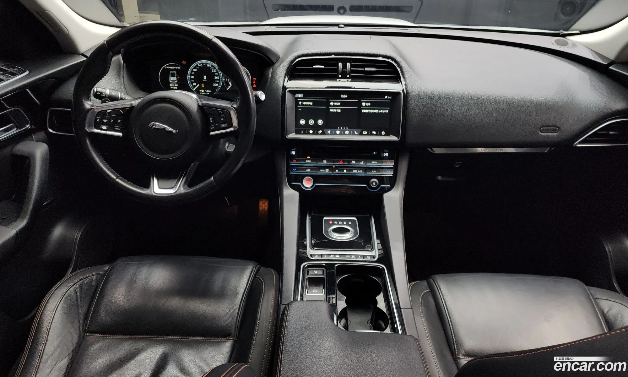 Jaguar F-Pace 2017 SADCA2BN5JA278097 — 18