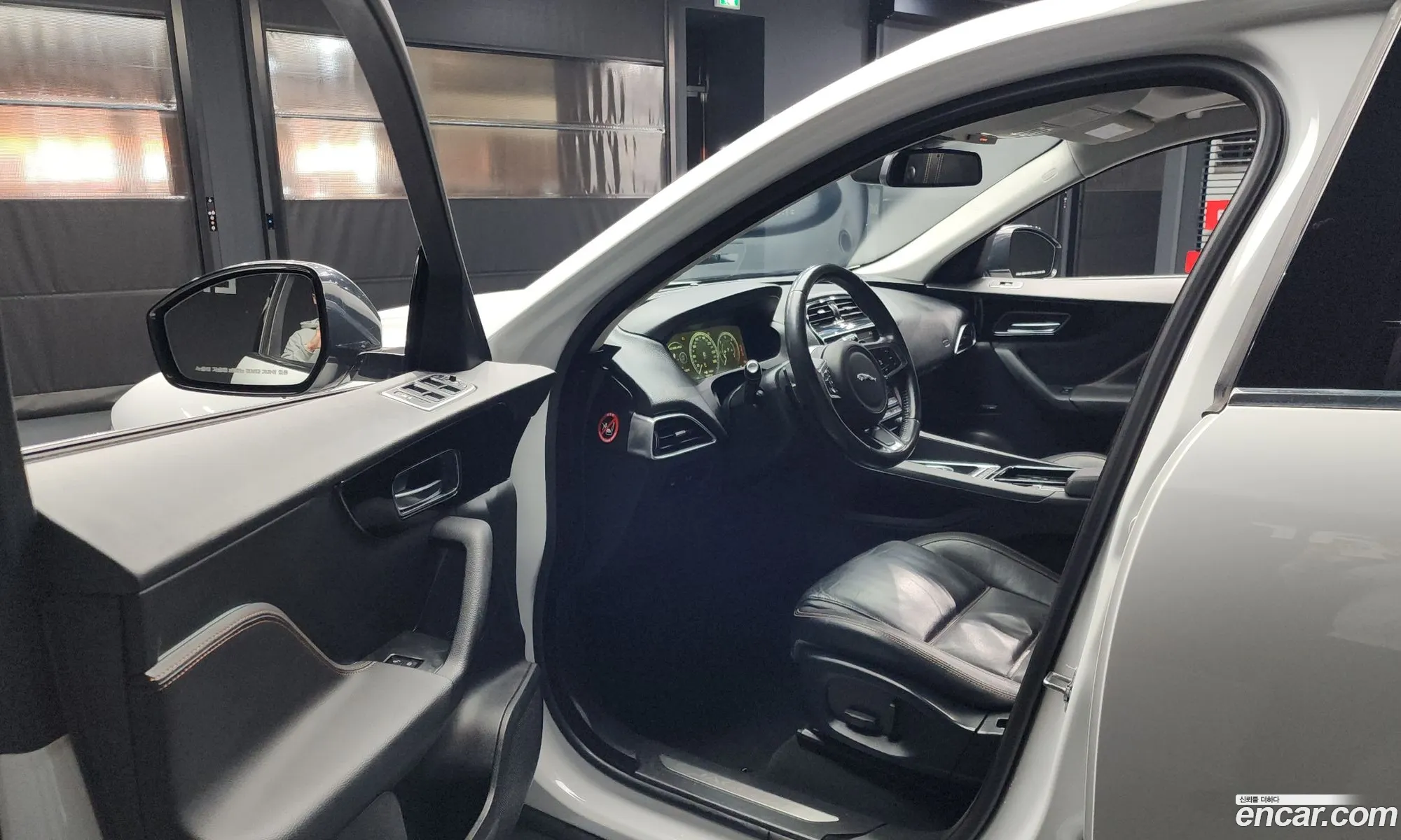 Jaguar F-Pace 2017 SADCA2BN5JA278097 — 3