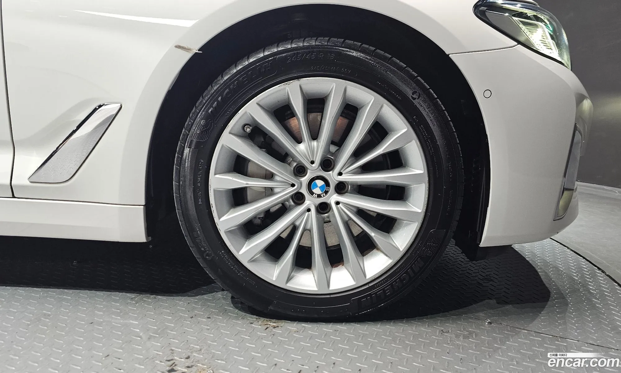 BMW 5 Series 2021 — 13