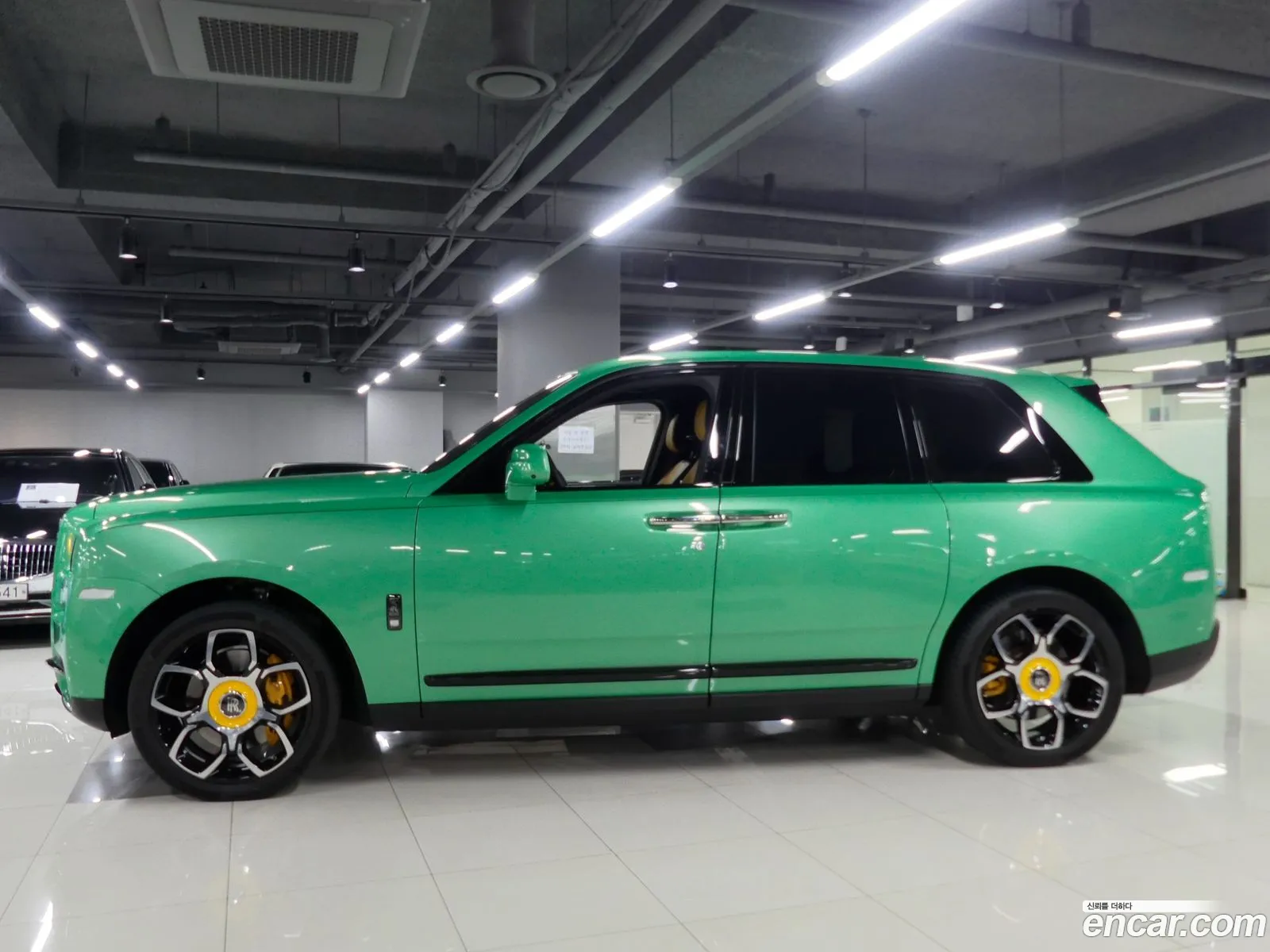 Rolls-Royce Cullinan 2023 — 16