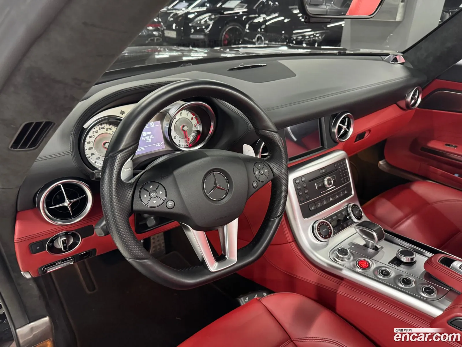Mercedes-Benz SLS AMG 2013 — 12