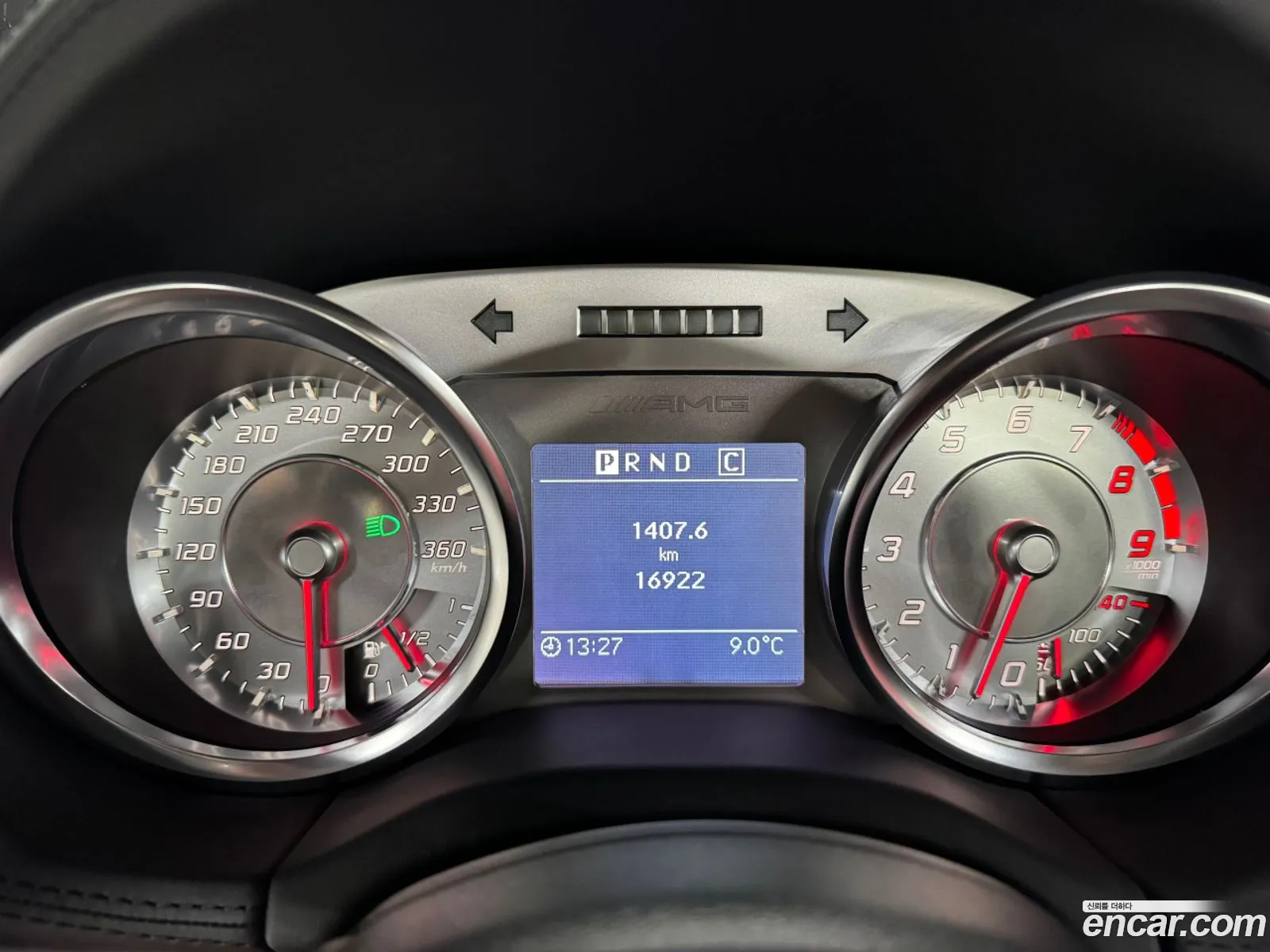 Mercedes-Benz SLS AMG 2013 — 13