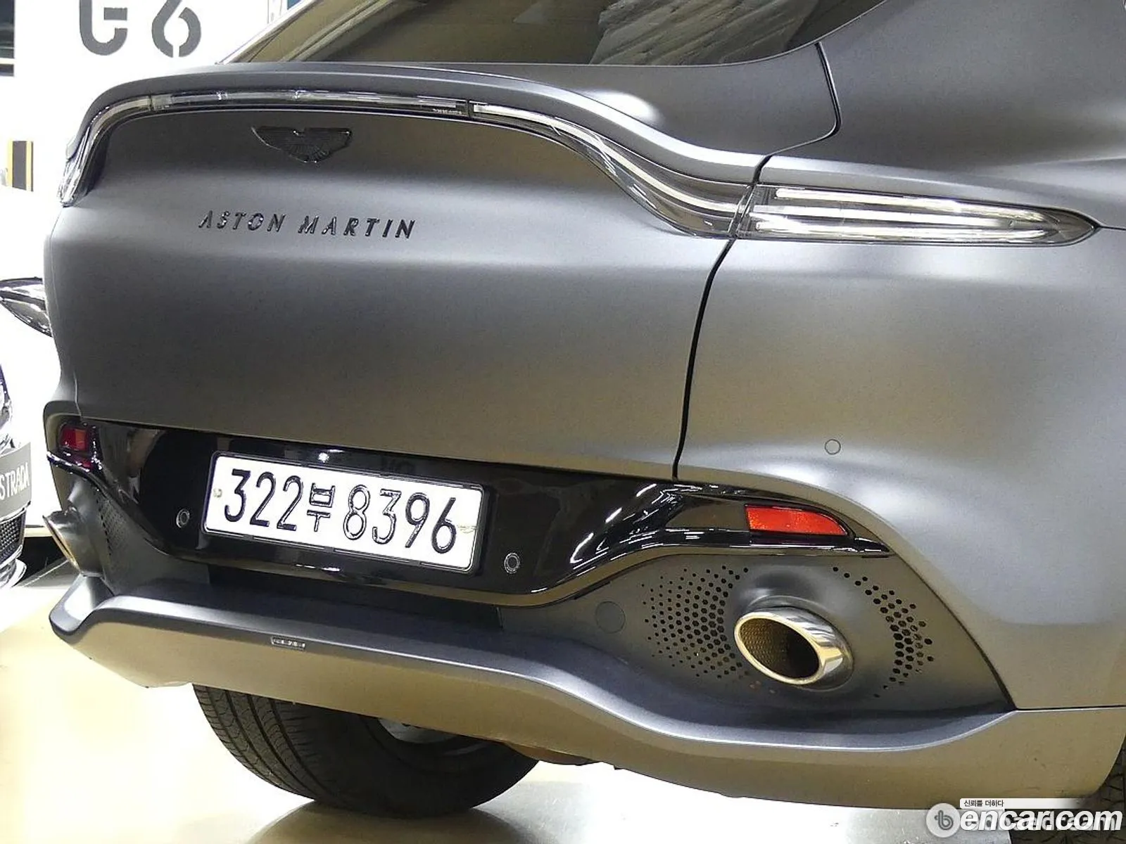 Aston Martin DBX 2020 — 13