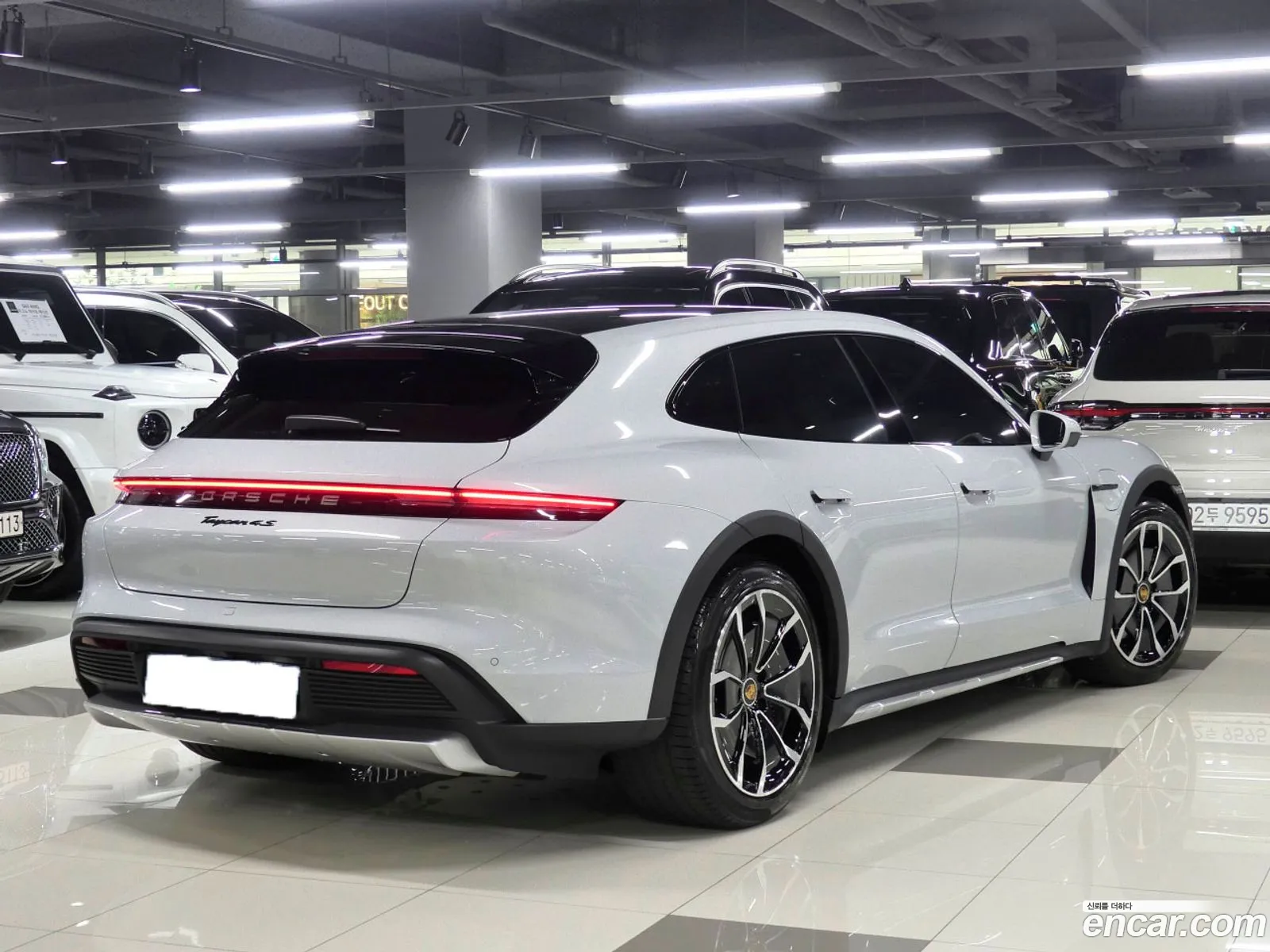Porsche Taycan 2023 — 12