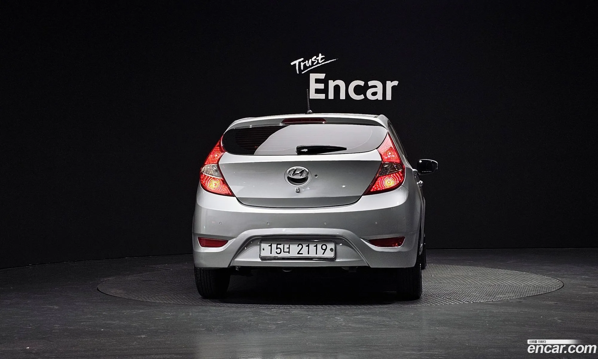 Hyundai Accent 2012 — 11