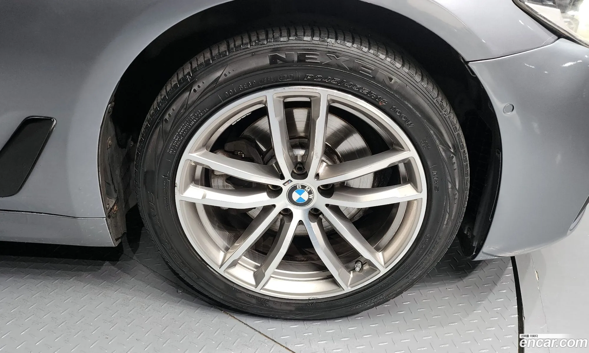 BMW 5 Series 2017 WBAJC510XHG851889 — 17