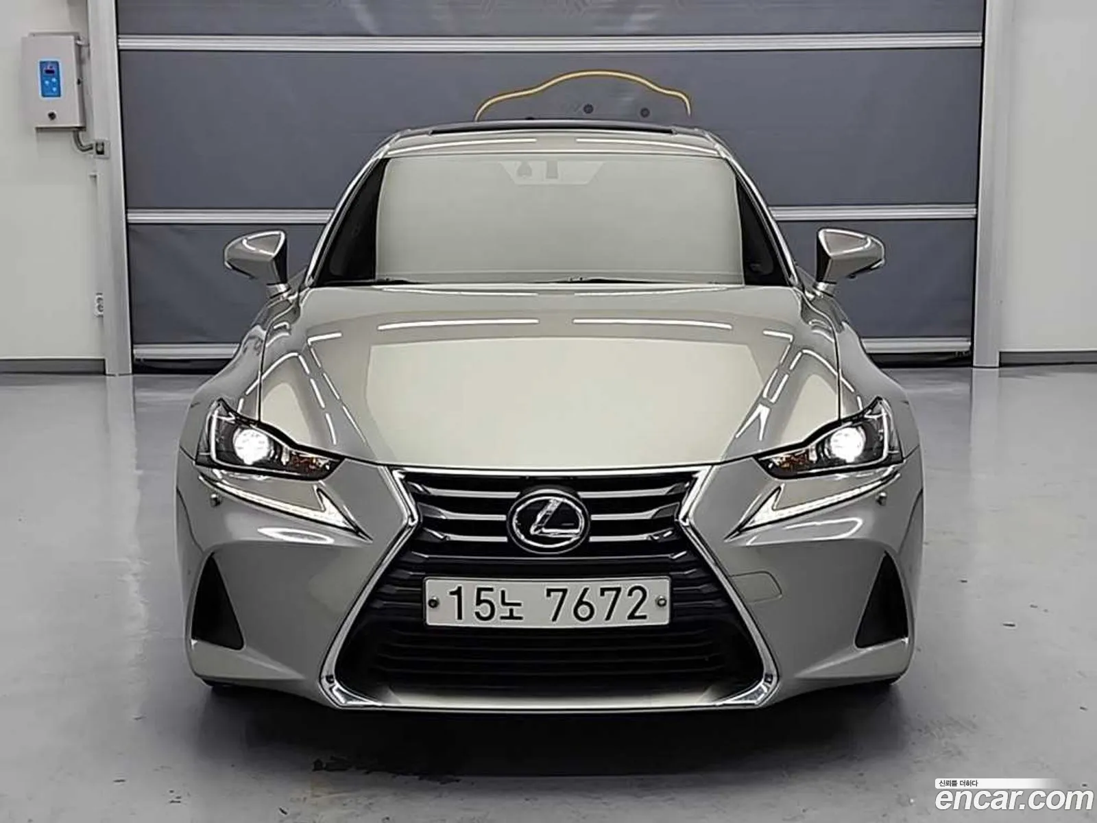 Lexus IS300 2018 — 12