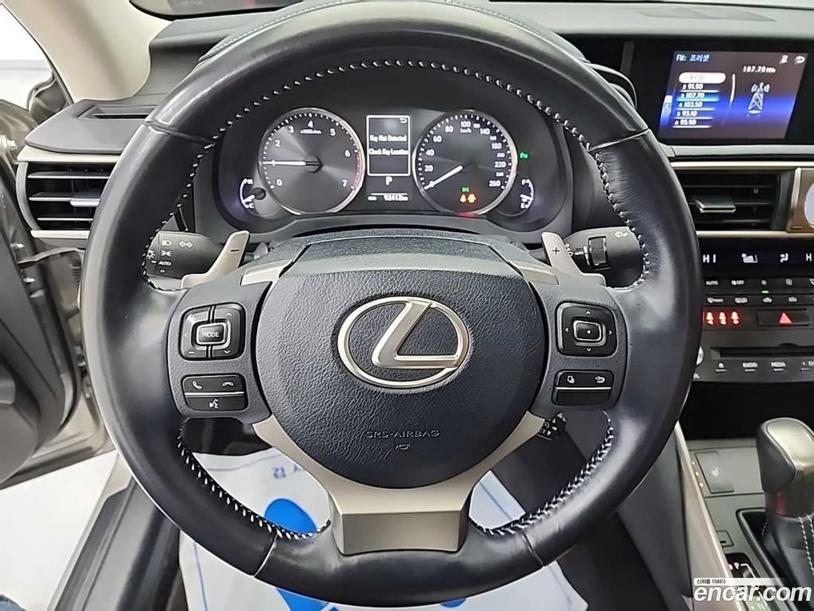 Lexus IS300 2018 — 5