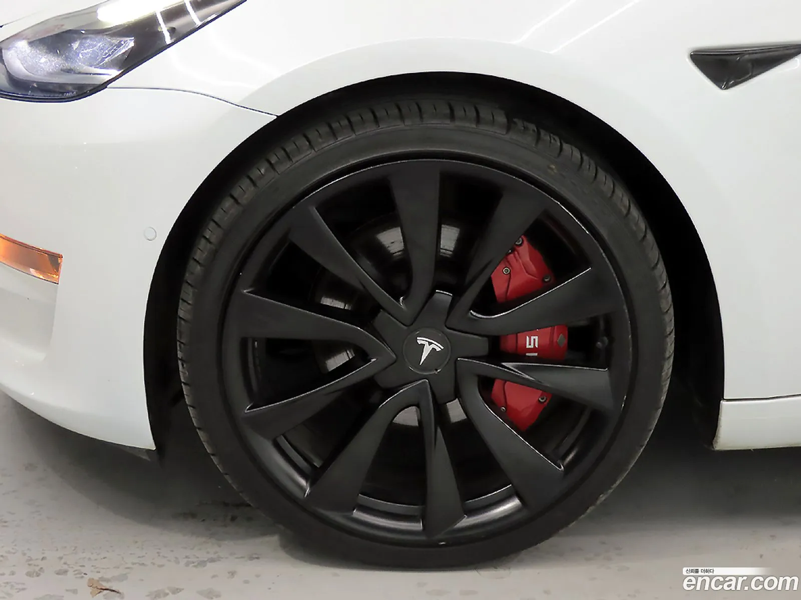 Tesla Model 3 2021 — 18