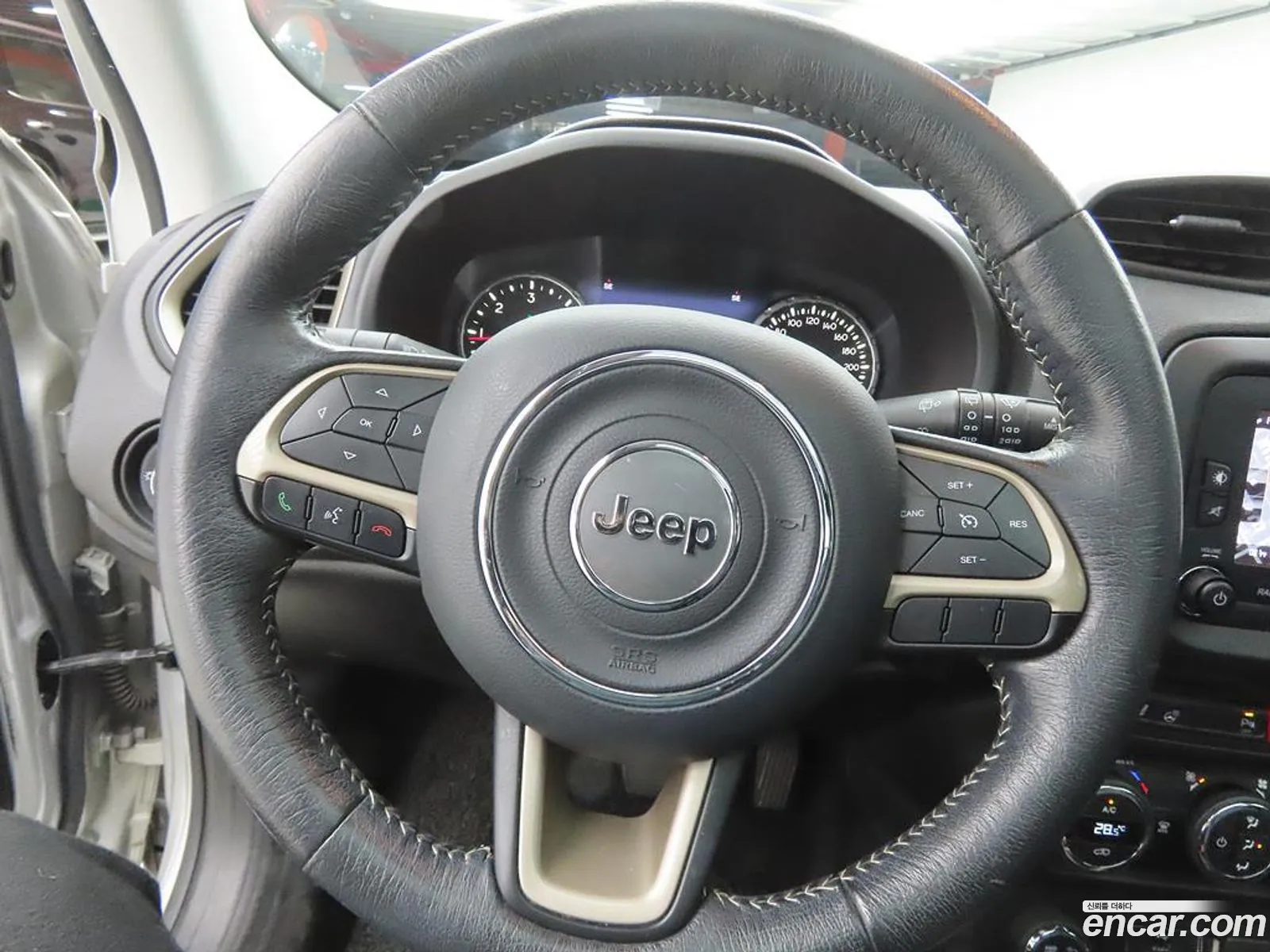 Jeep Renegade 2015 — 12