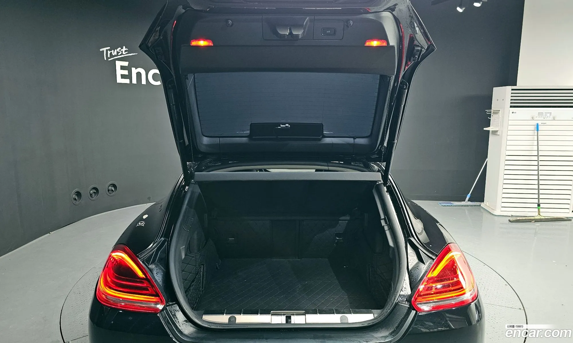 Porsche Panamera 2010 WP0AA2977BL010054 — 3
