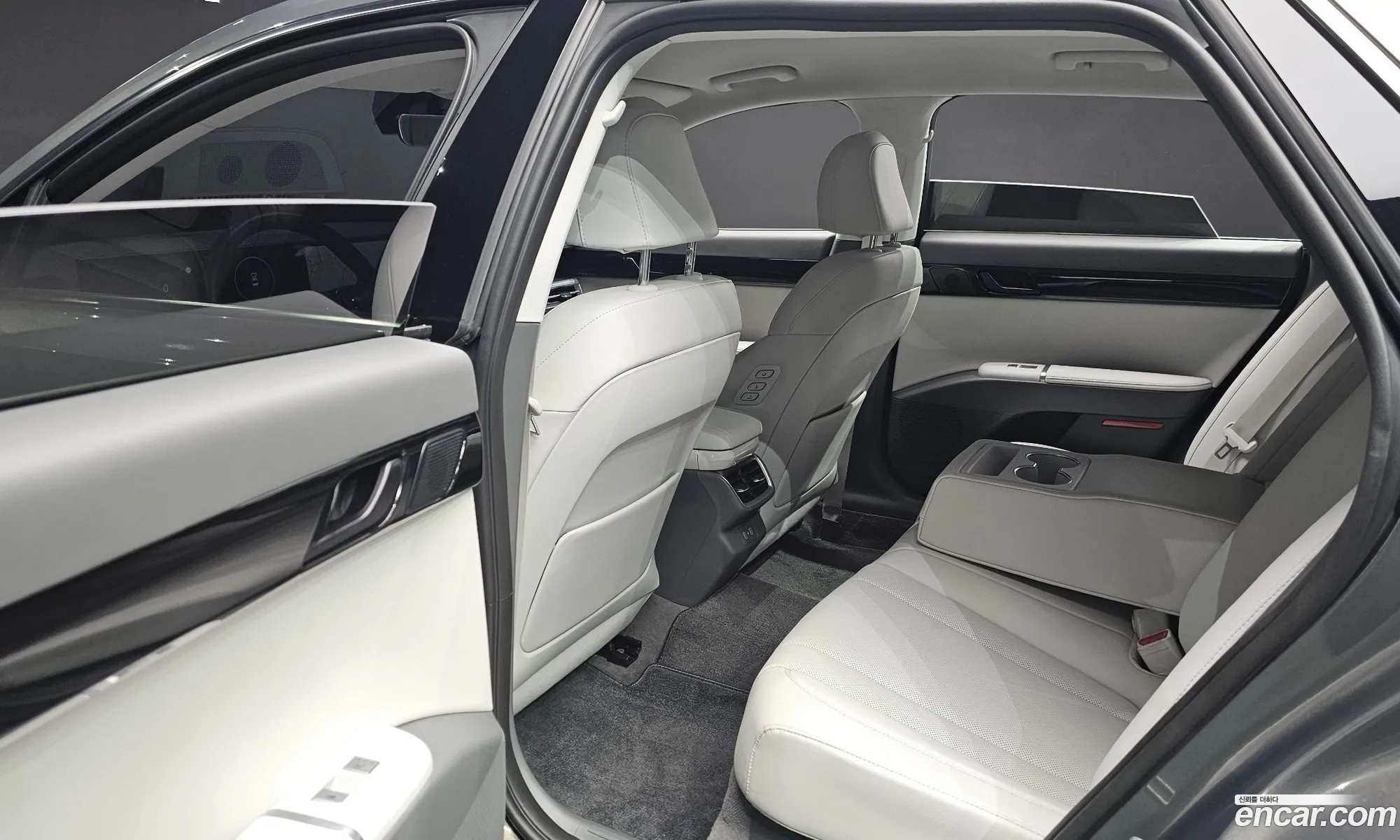 Hyundai Grandeur 2025 — 16