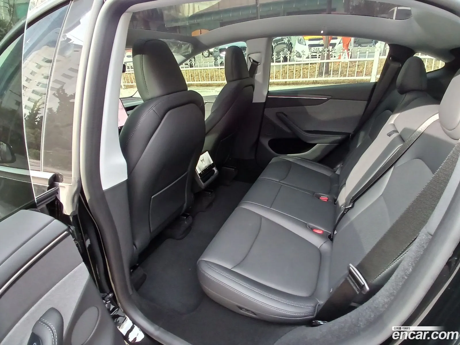 Tesla Model Y 2025 — 5