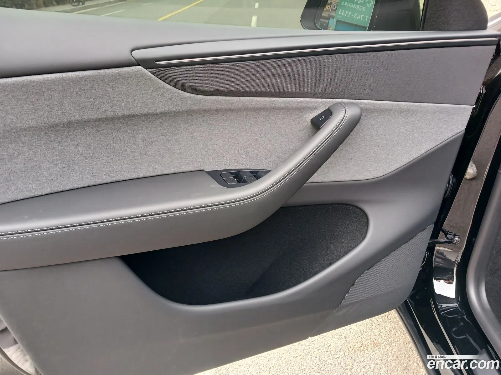 Tesla Model Y 2025 — 8