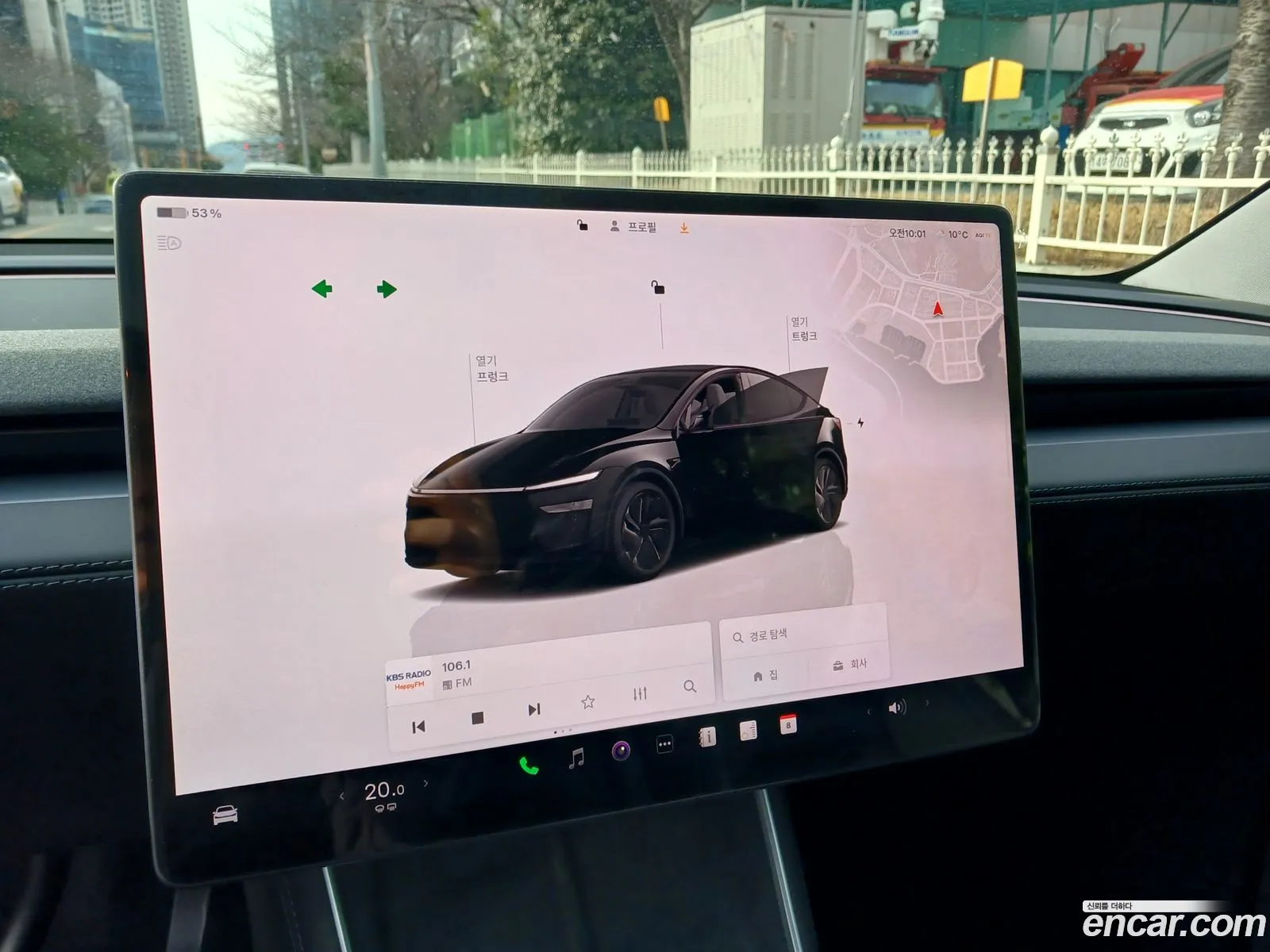 Tesla Model Y 2025 — 3