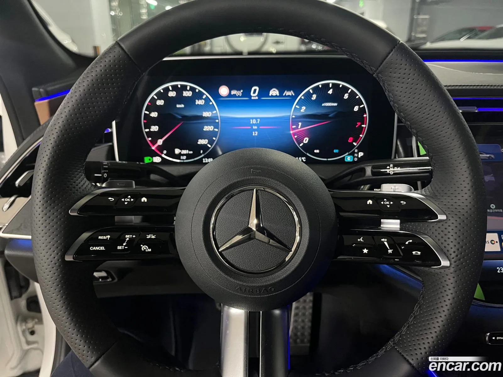 Mercedes-Benz E-Class W214 2025 — 12