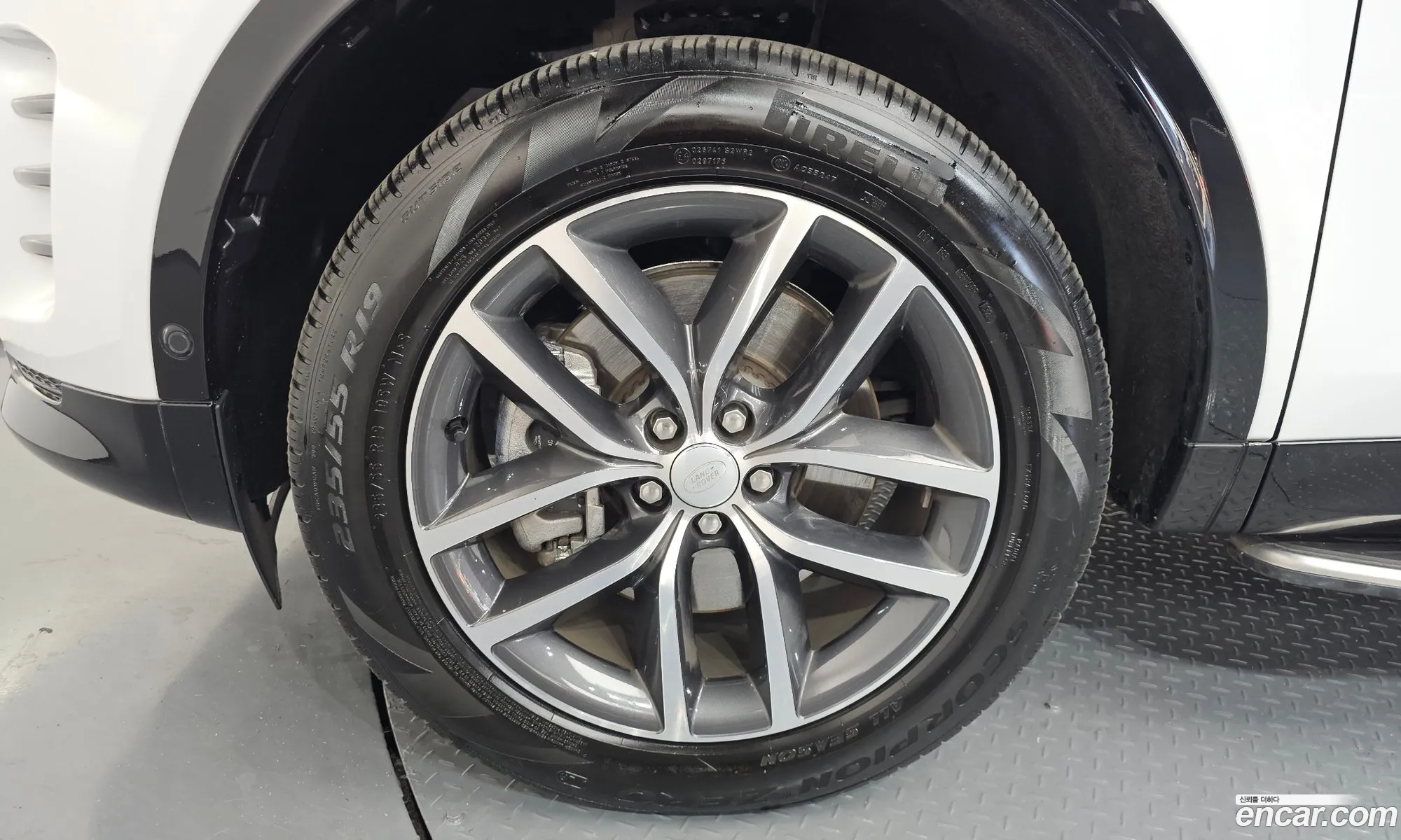 Land Rover Discovery Sport 2024 — 2
