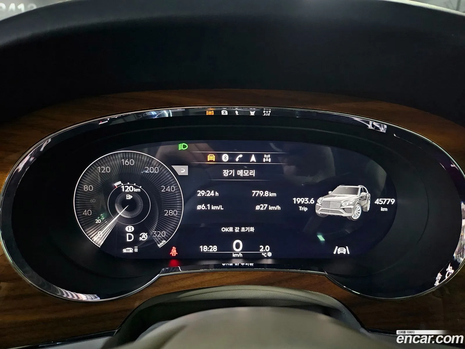 Bentley Bentayga 2021 — 18
