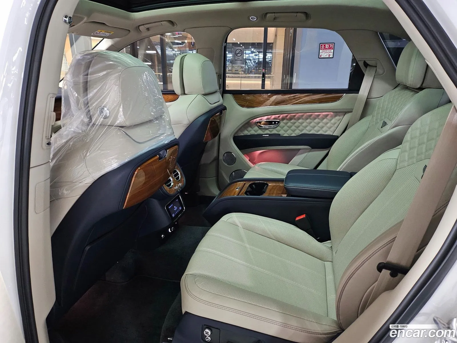 Bentley Bentayga 2021 — 9
