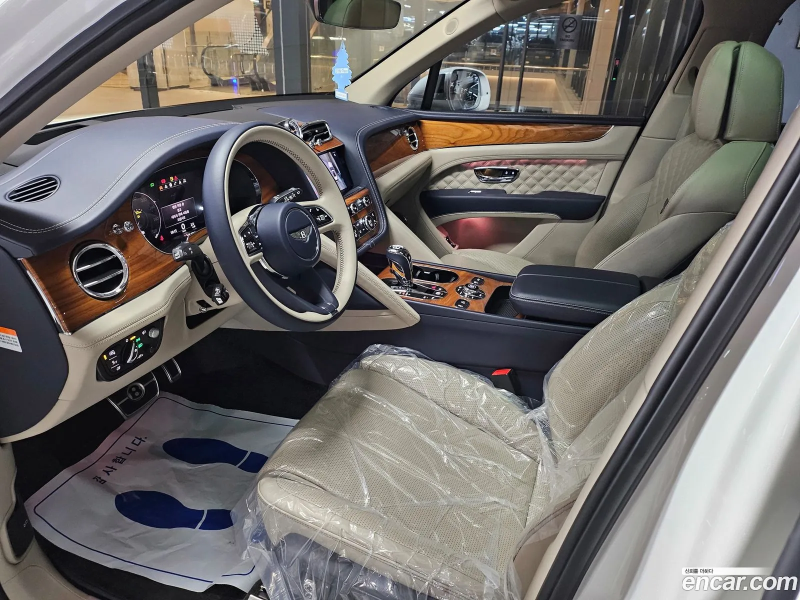 Bentley Bentayga 2021 — 2