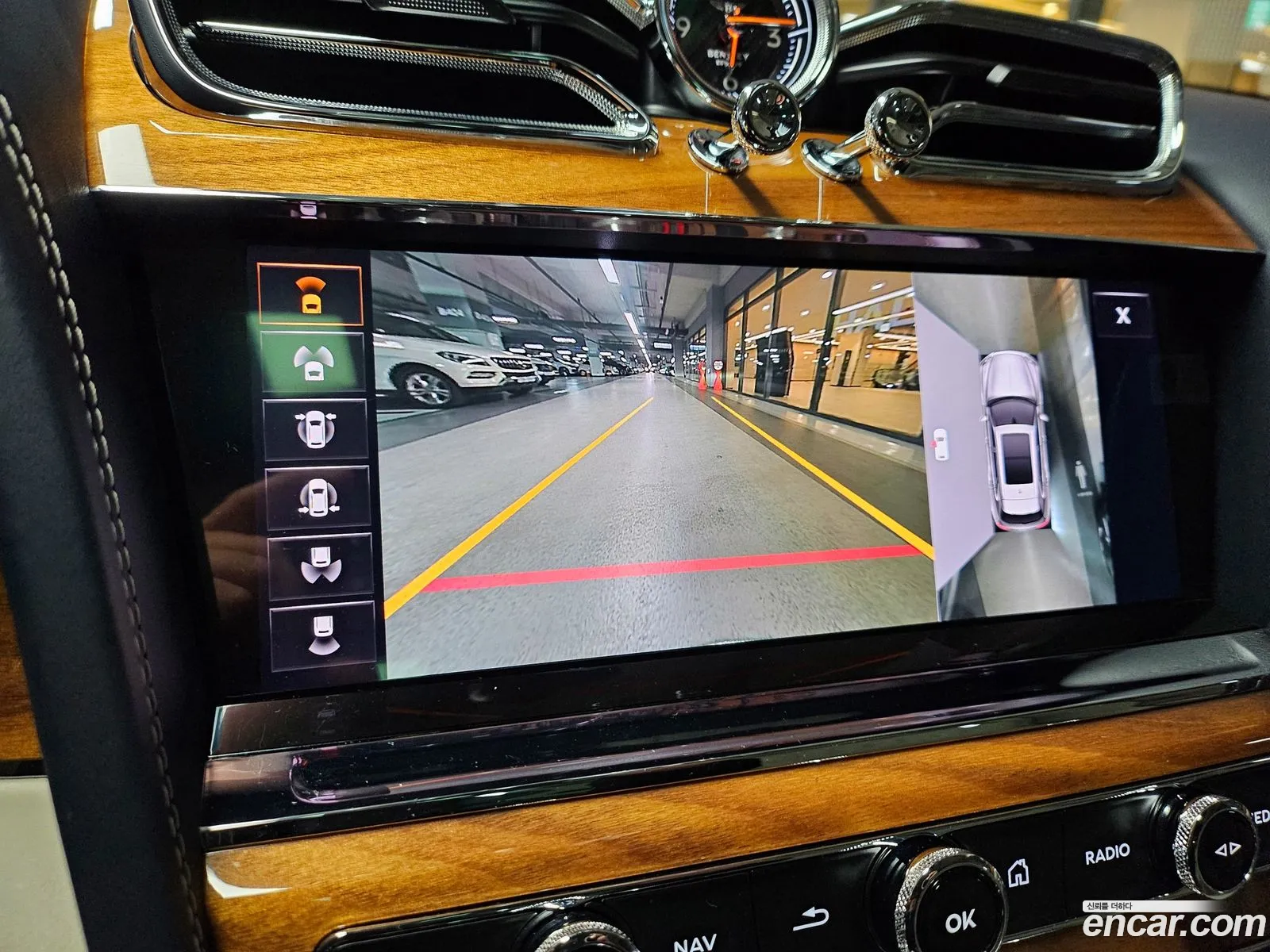 Bentley Bentayga 2021 — 7