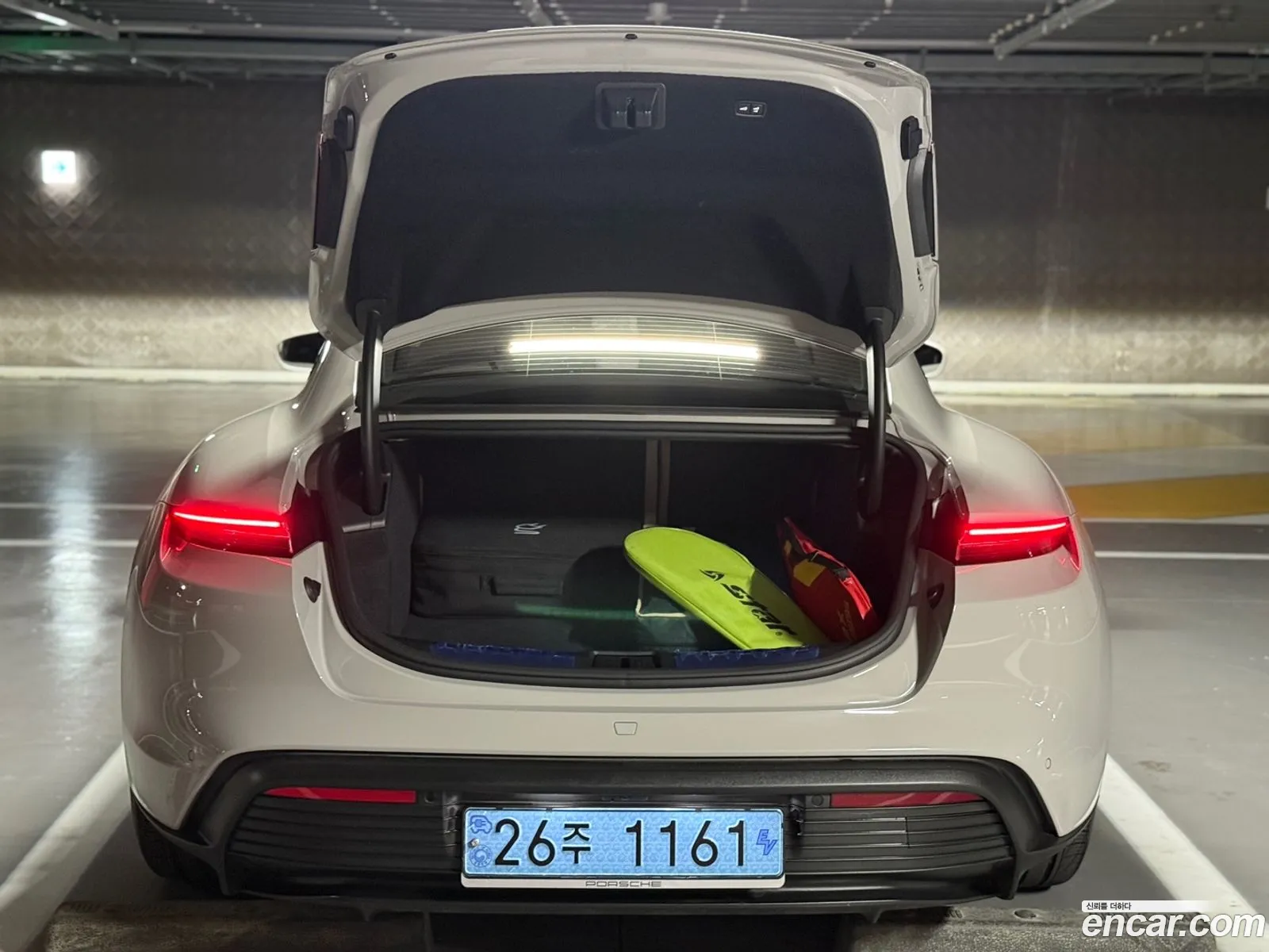 Porsche Taycan 2023 — 10