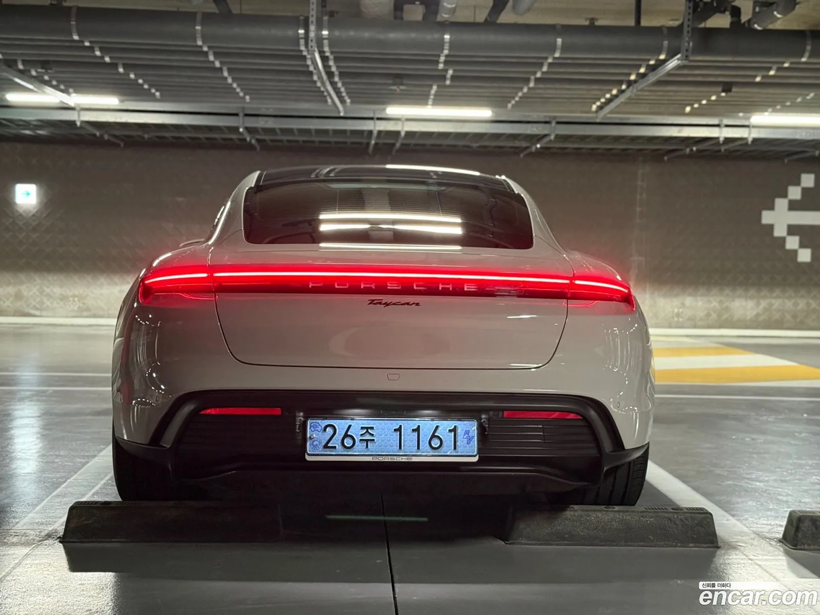 Porsche Taycan 2023 — 9